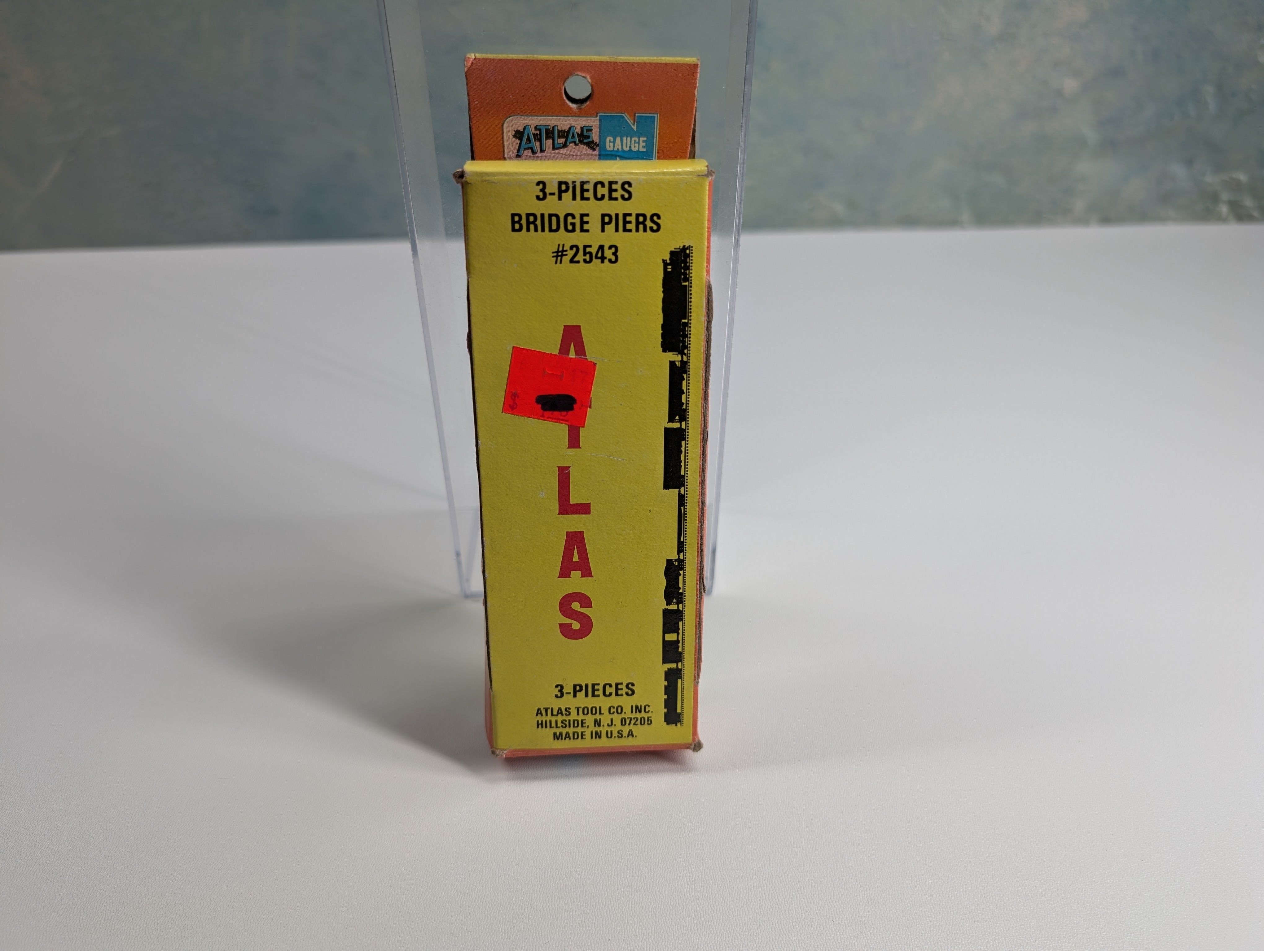 Atlas 2543 N Scale Bridge Piers (3 pcs)