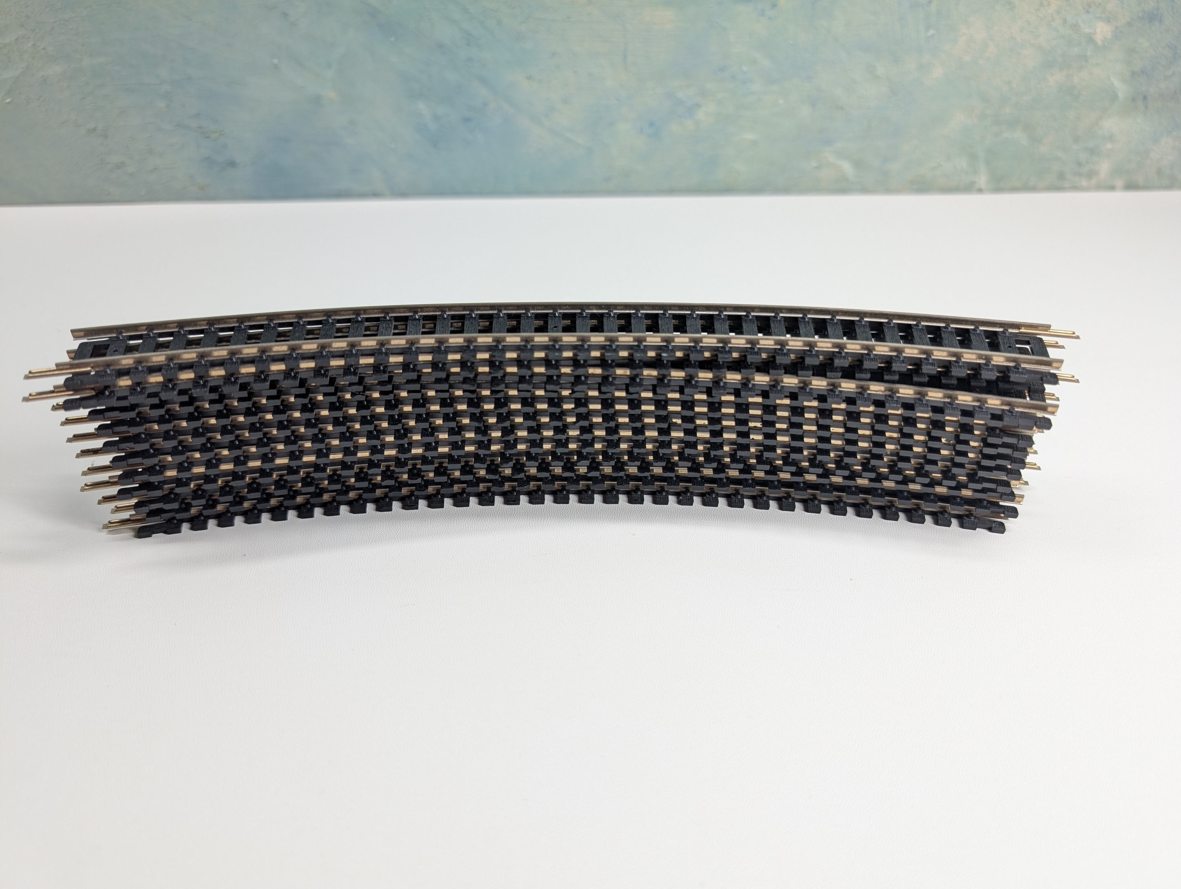 Atlas HO Scale 18" Radius Curve Track, Circle, Nickel Silver Code 100 (12 pcs)
