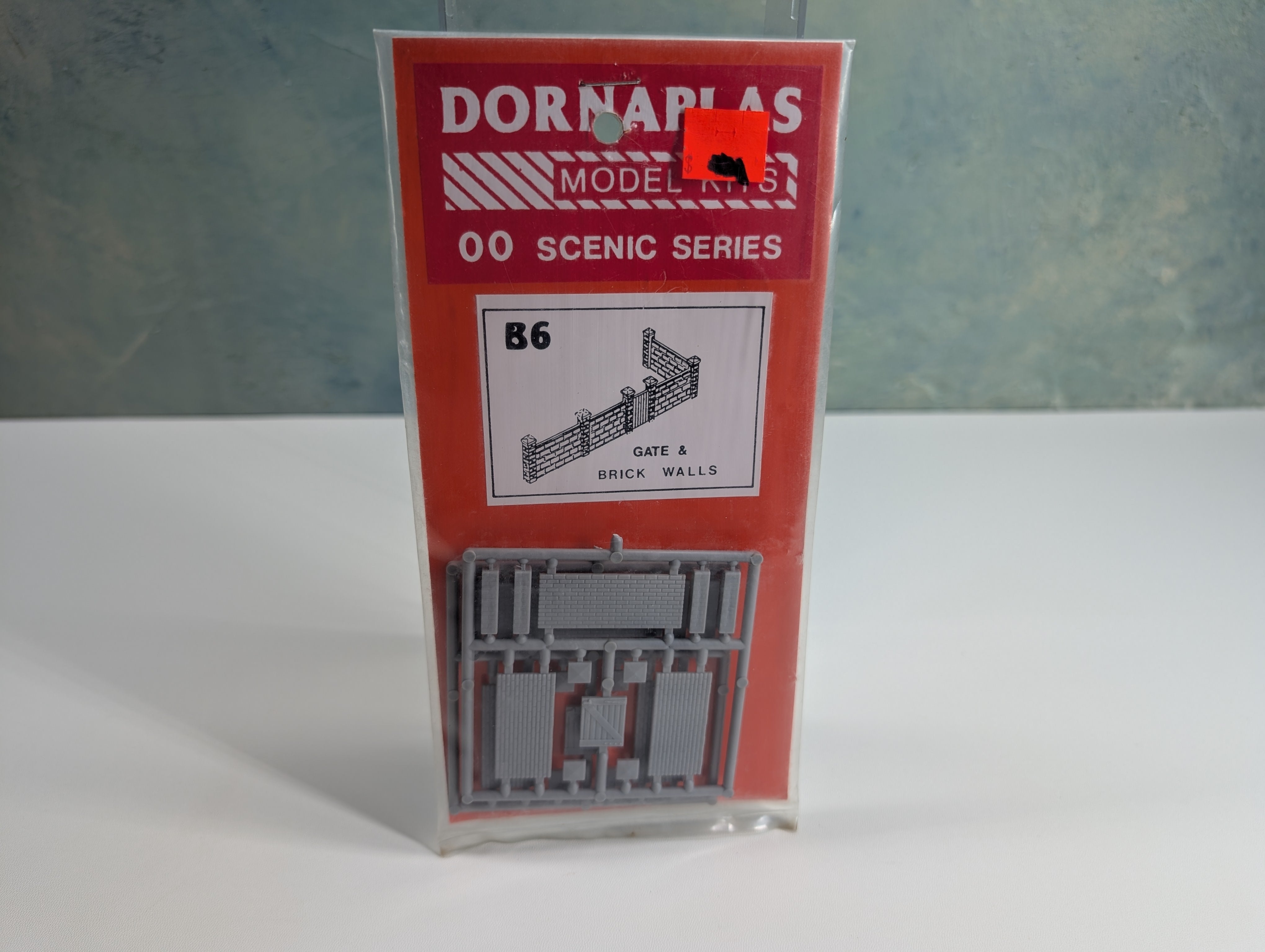 Dornaplas B6 HO Scale Gate & Brick Walls