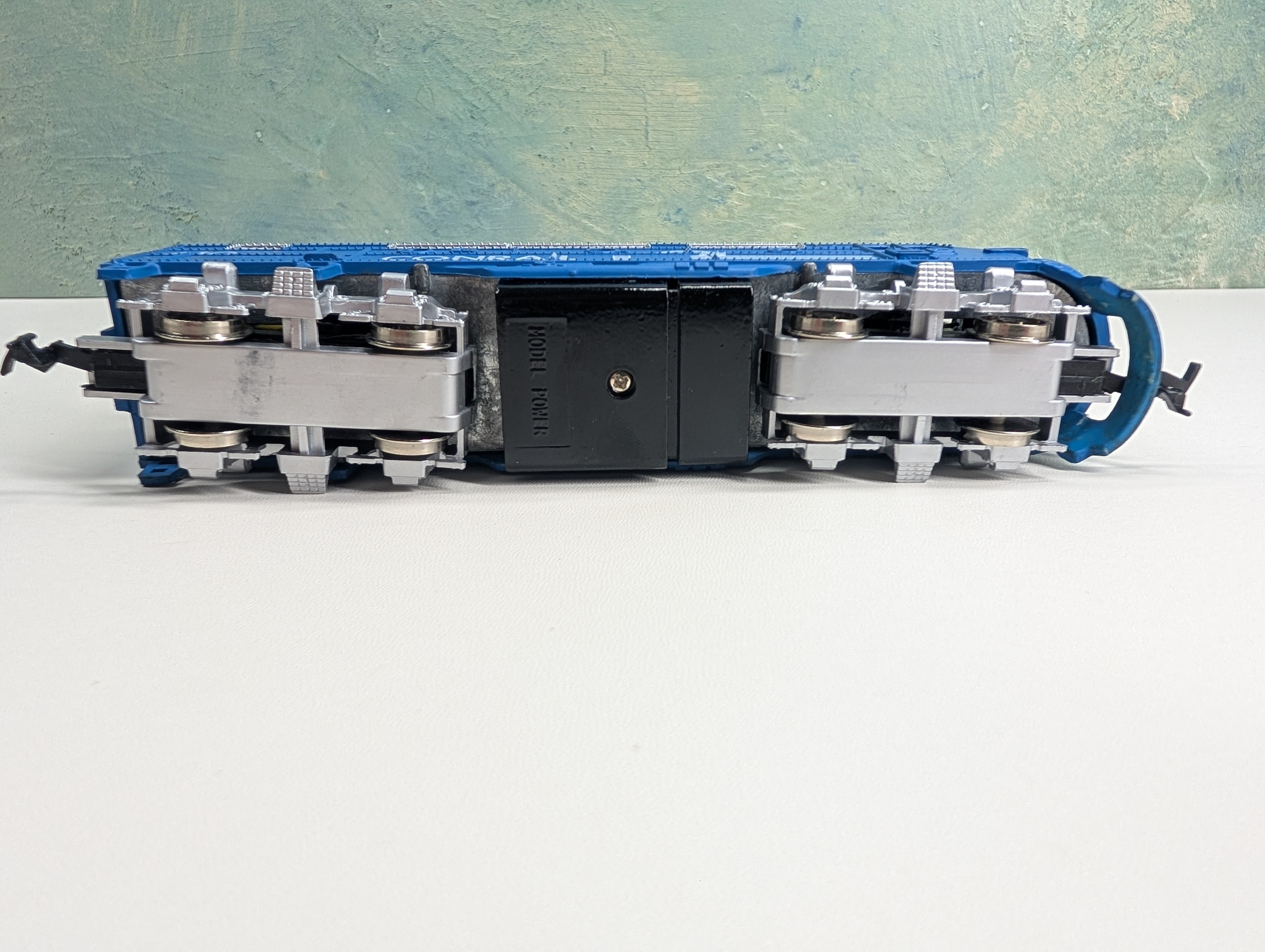 USED Model Power HO Scale F2 Diesel Locomotive Conrail #610 Runs Great DC