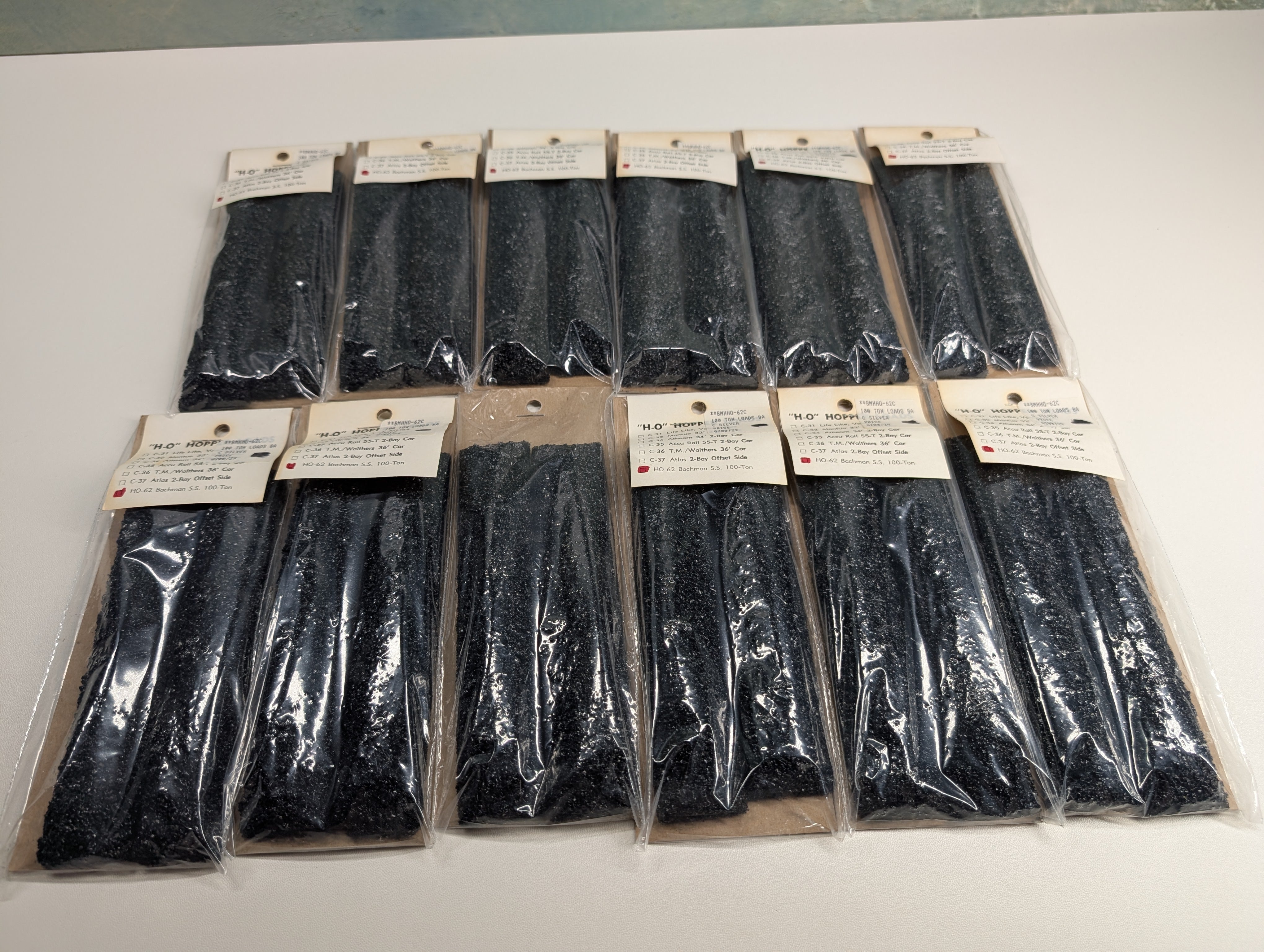 Blue Mountain Hobbies C-HO-62 HO Scale Bachmann SS 100T Hopper Coal Loads (24 pcs)