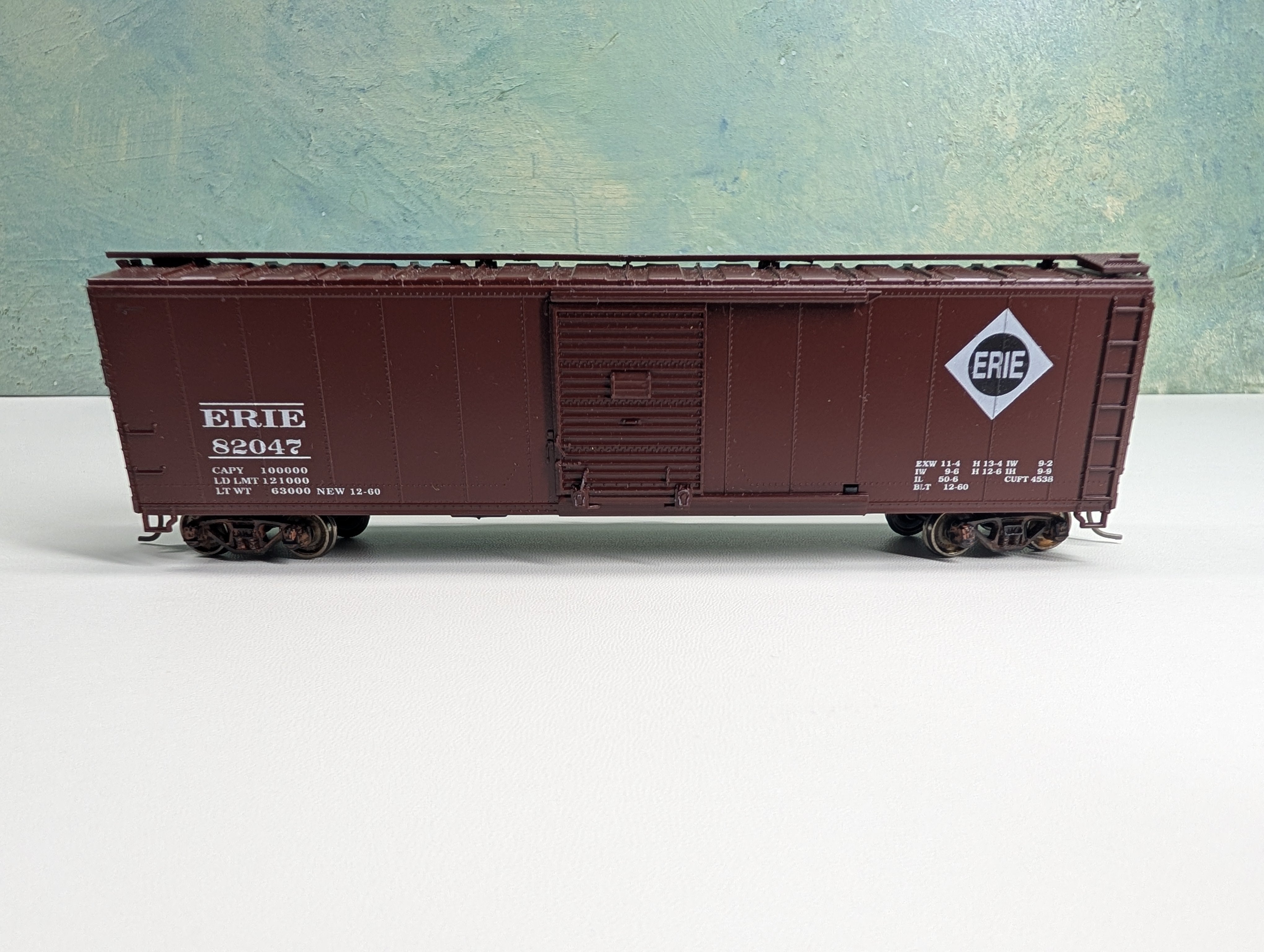USED Athearn HO Scale 50' SD Box Car Erie #82047 Bev-Bel, Metal Wheels