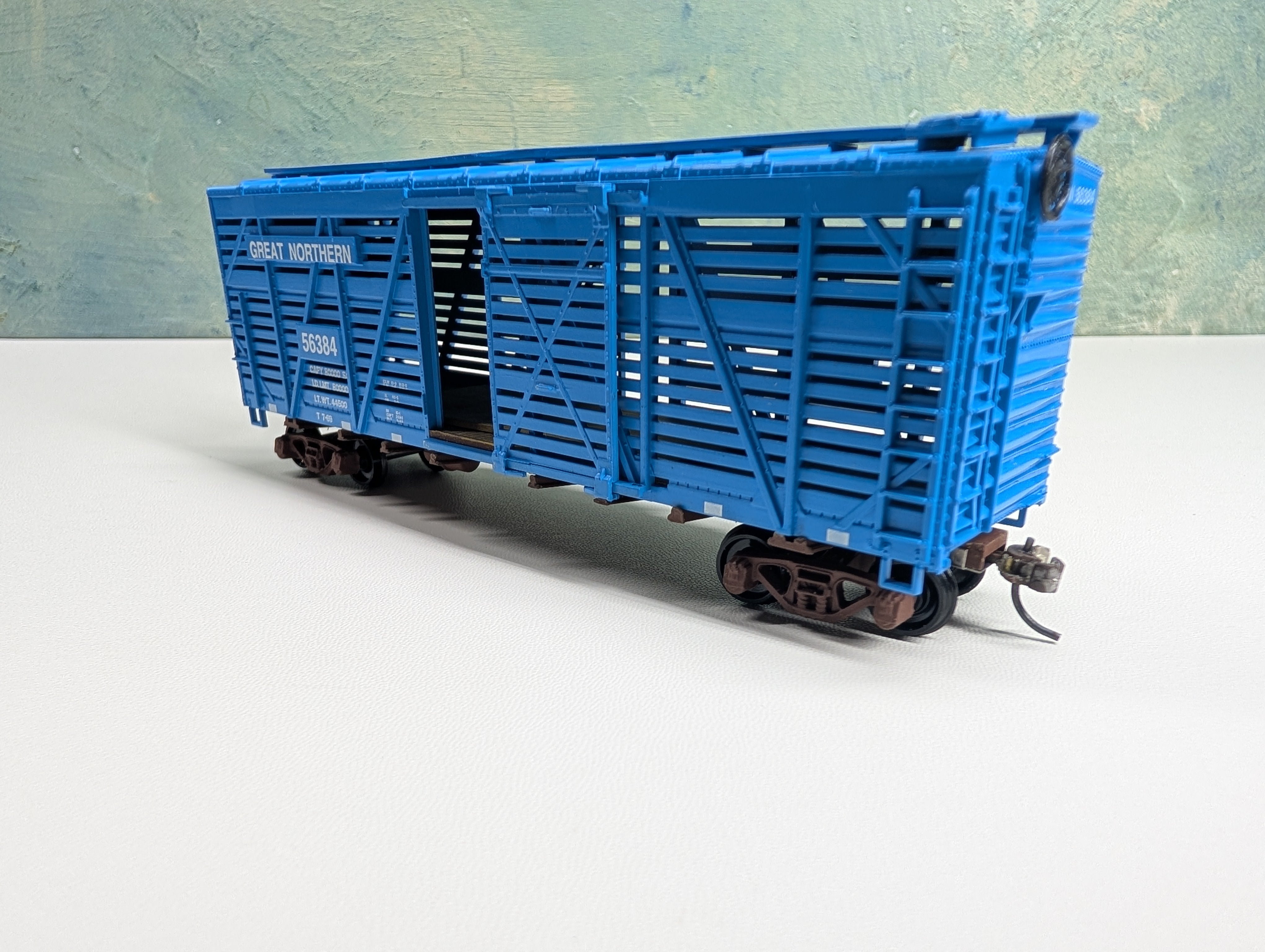 USED Athearn HO Scale 40' Stock Car Great Northern GN #56384 Painted Bottom