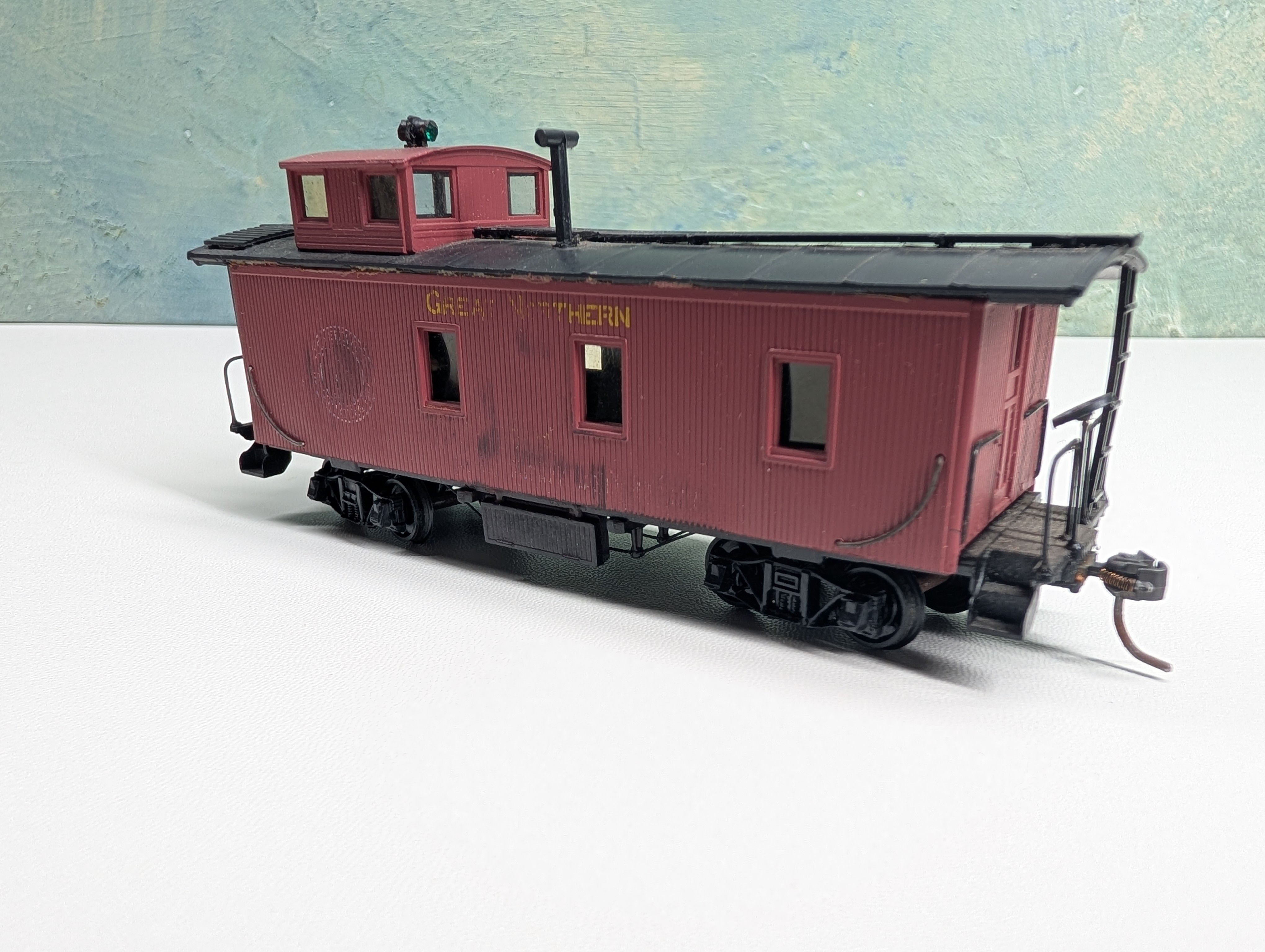 USED Roundhouse HO Scale Caboose Great Northern GN #X379