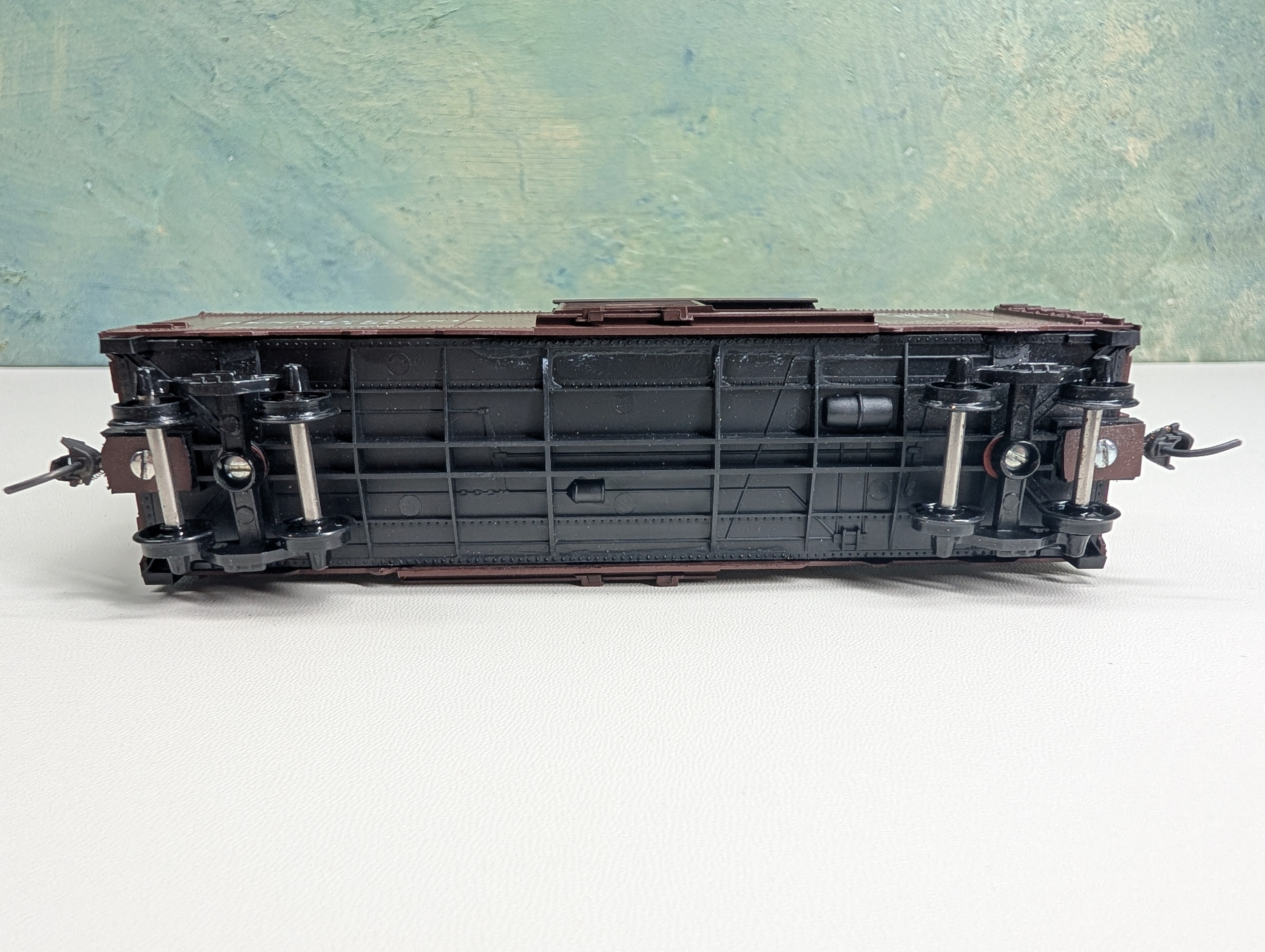 USED Roundhouse HO Scale 40' Roundtop Box Car Pennsylvania PRR #77100