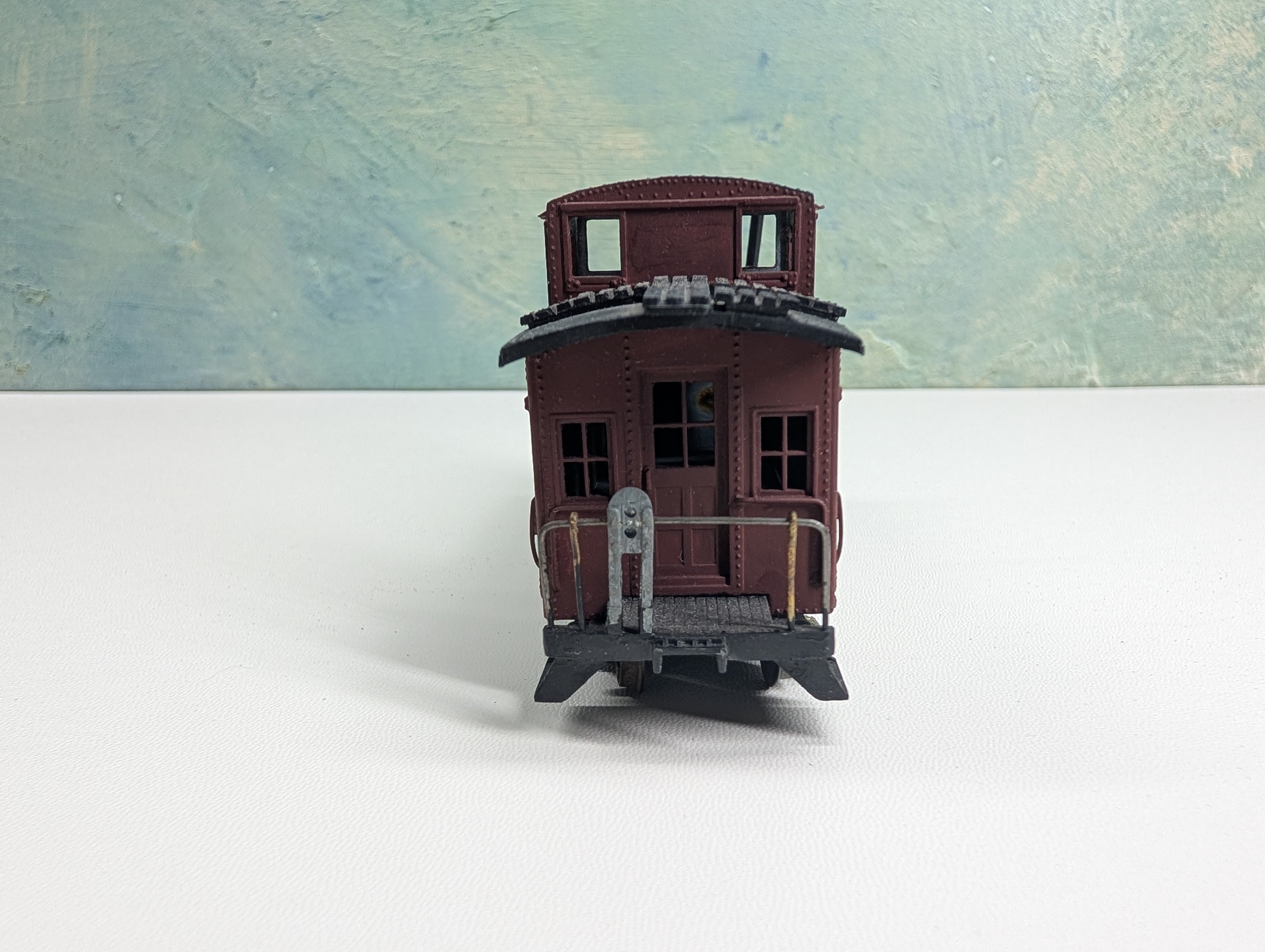 USED Roundhouse HO Scale All Metal Caboose Truss Side Undecorated