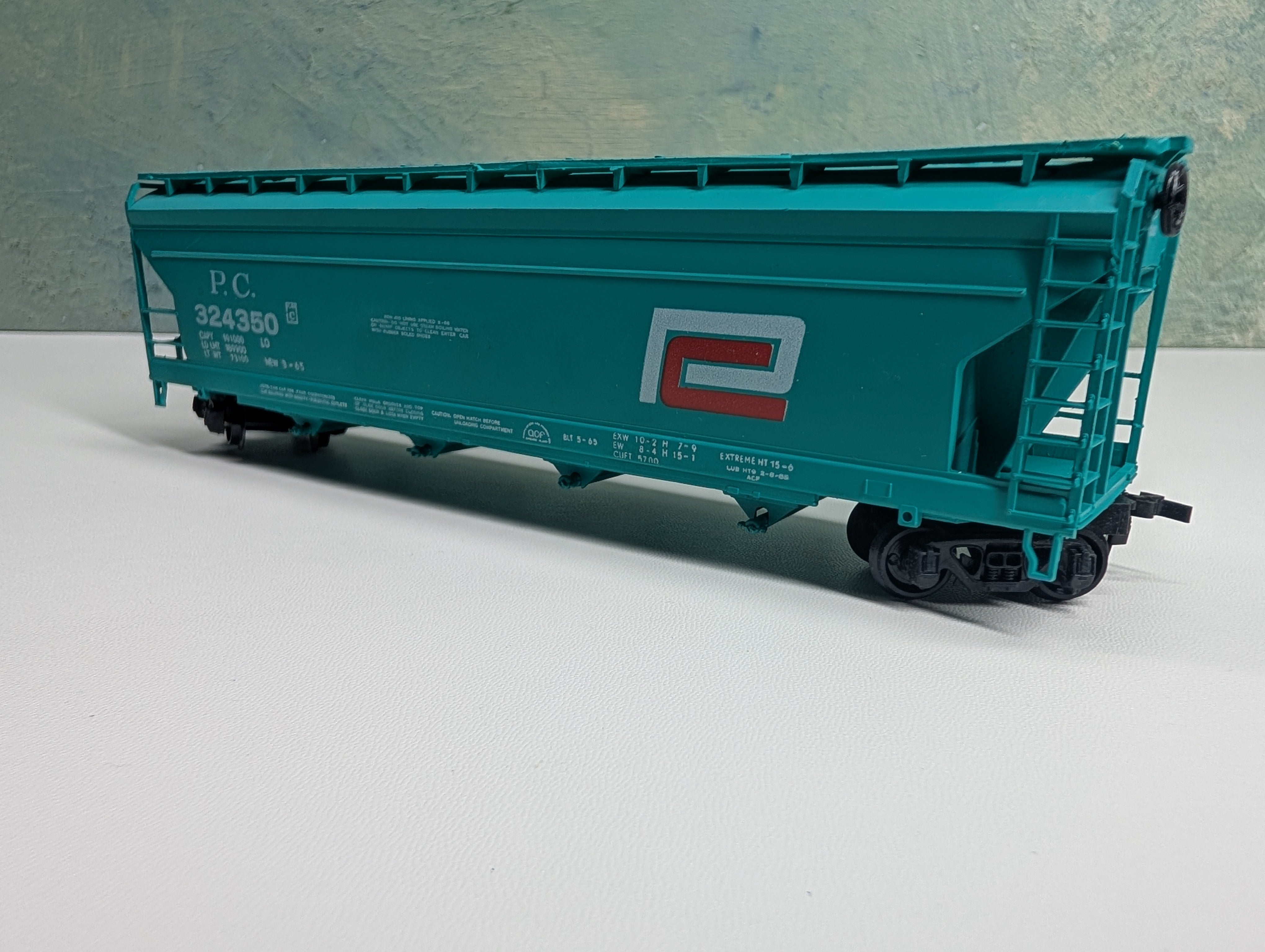 USED AHM HO Scale ACF Centerflow Covered Hopper Penn Central PC #324350