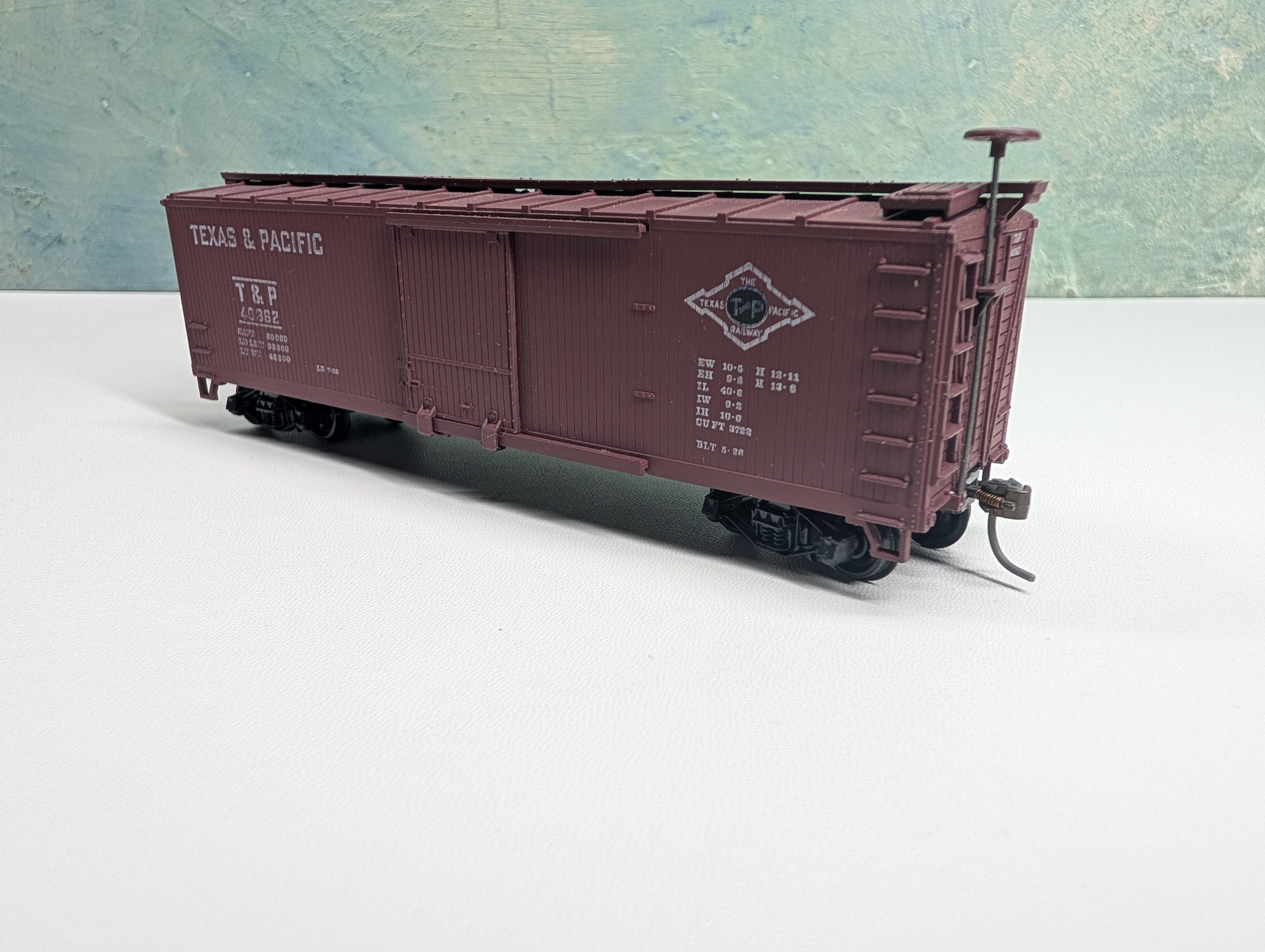 USED TRAIN MINIATURE HO Scale Wooden Box Car Texas and Pacific T&P #40362