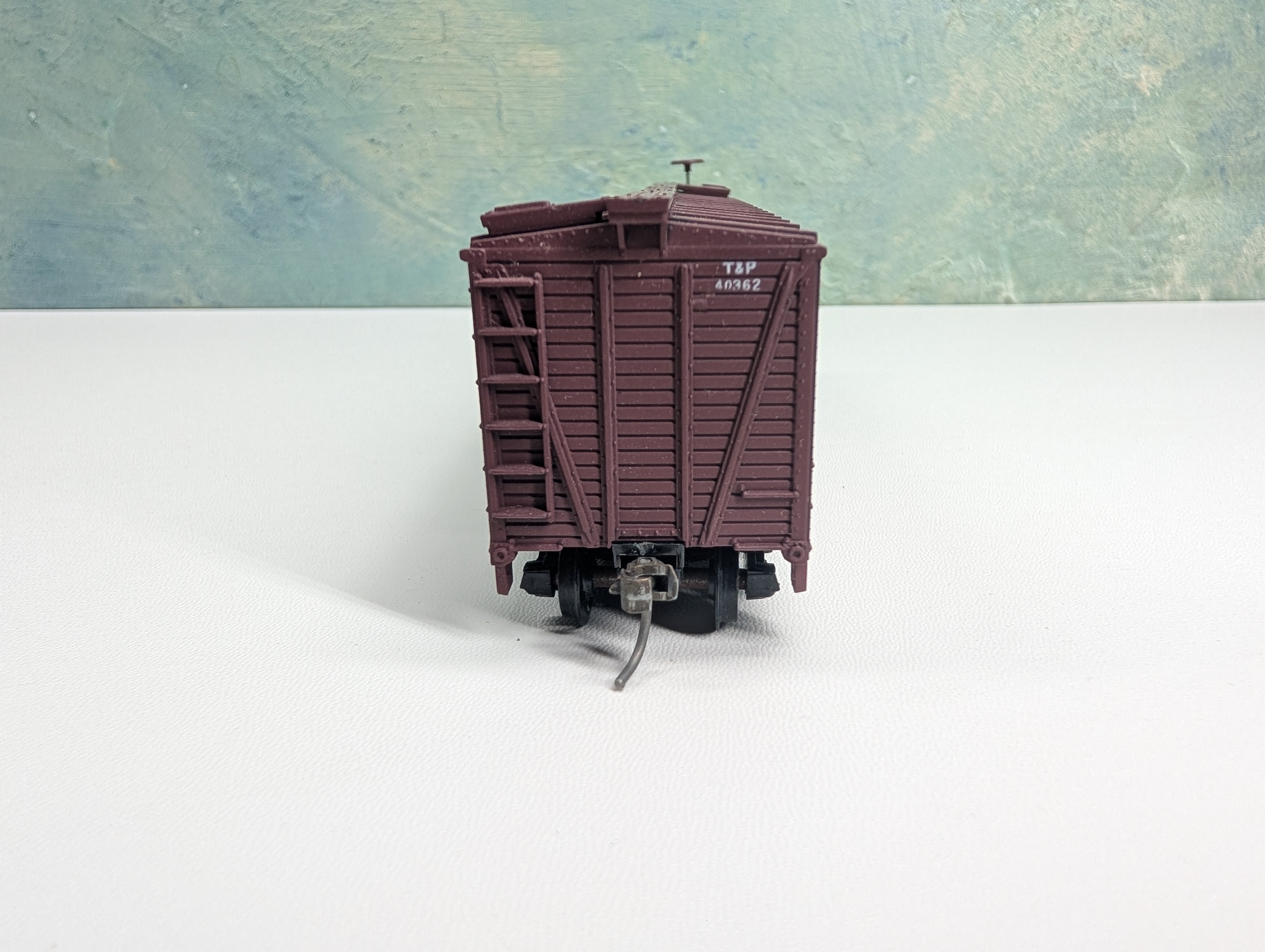 USED TRAIN MINIATURE HO Scale Wooden Box Car Texas and Pacific T&P #40362