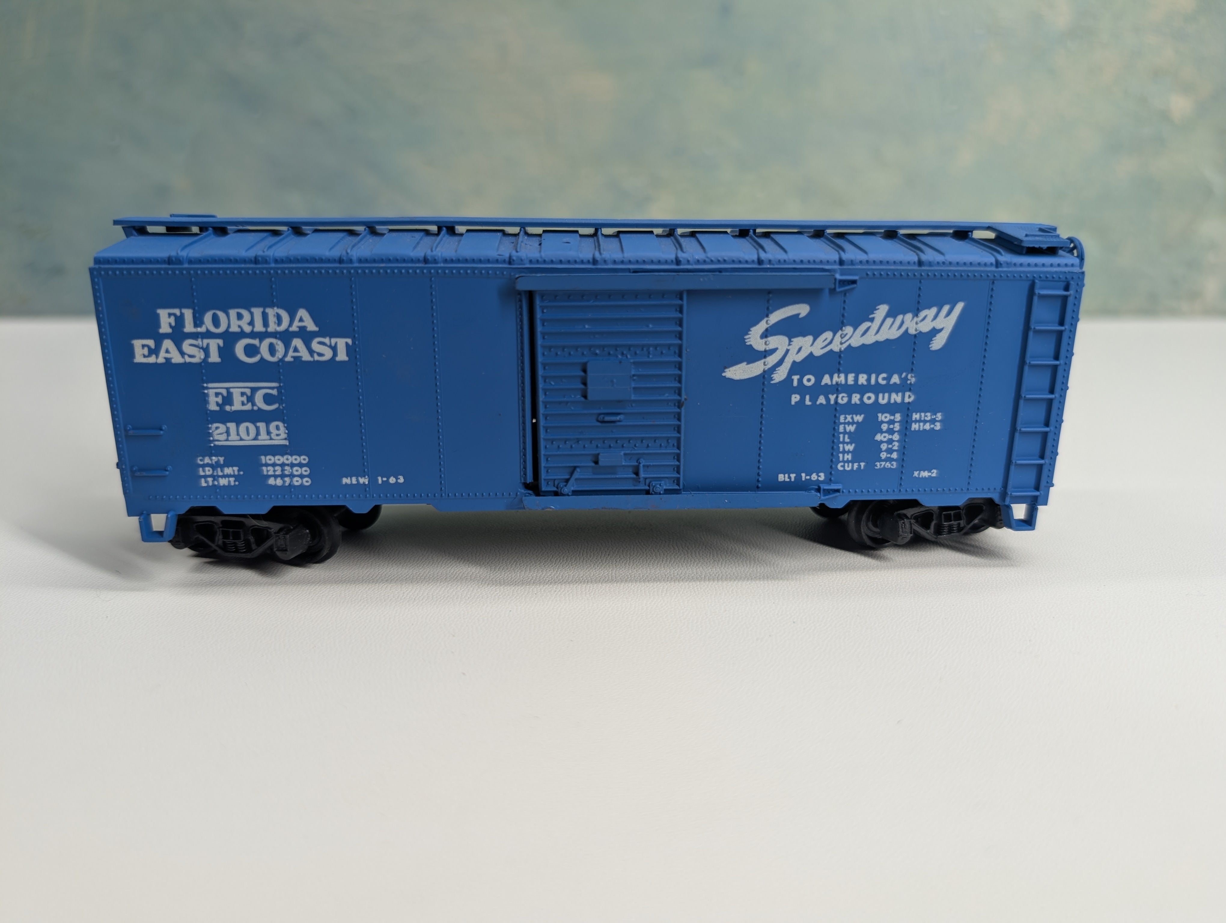 USED AHM HO Scale 40' Box Car Florida East Coast FEC #21019