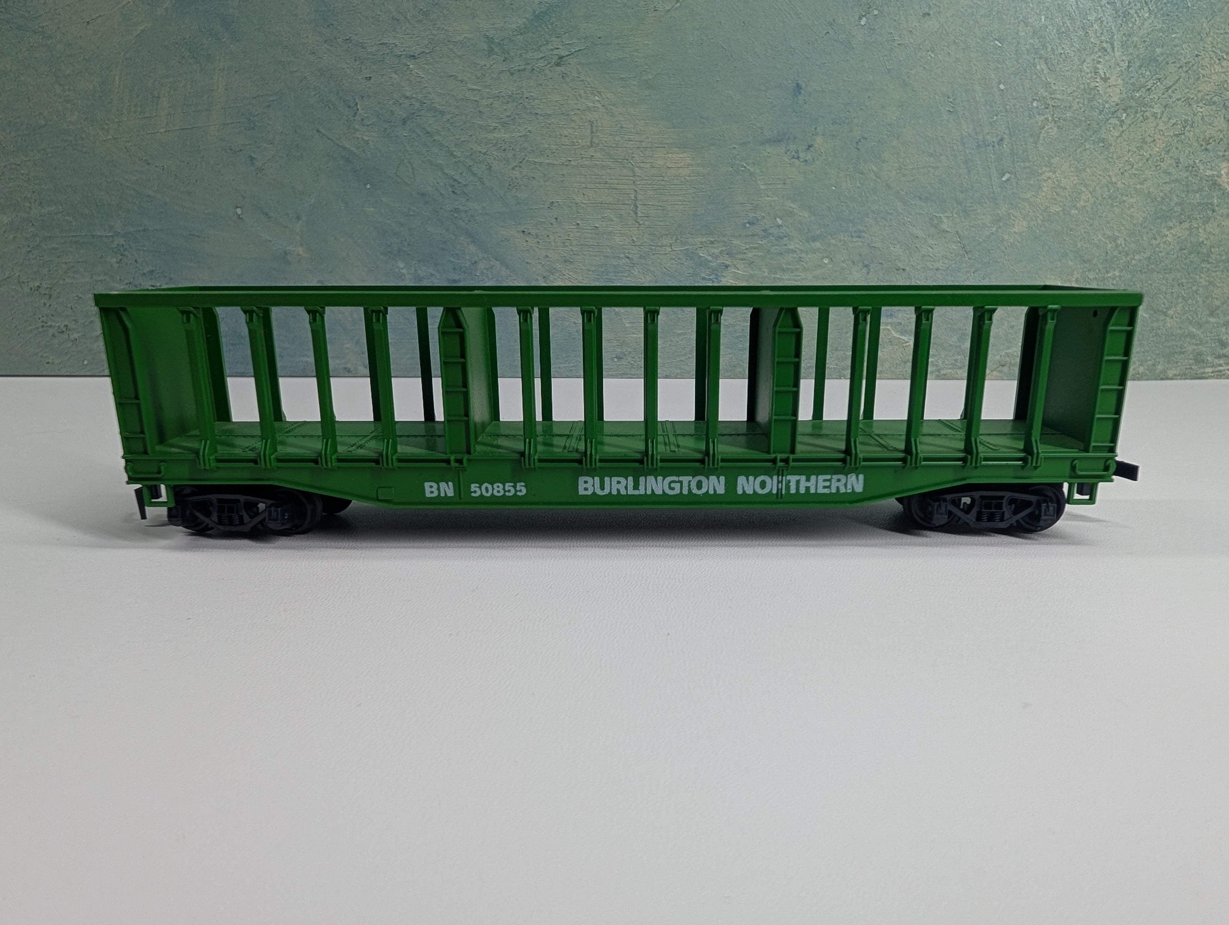 USED Roco HO Scale Pulpwood Rack Car Burlington Northern BN #50855