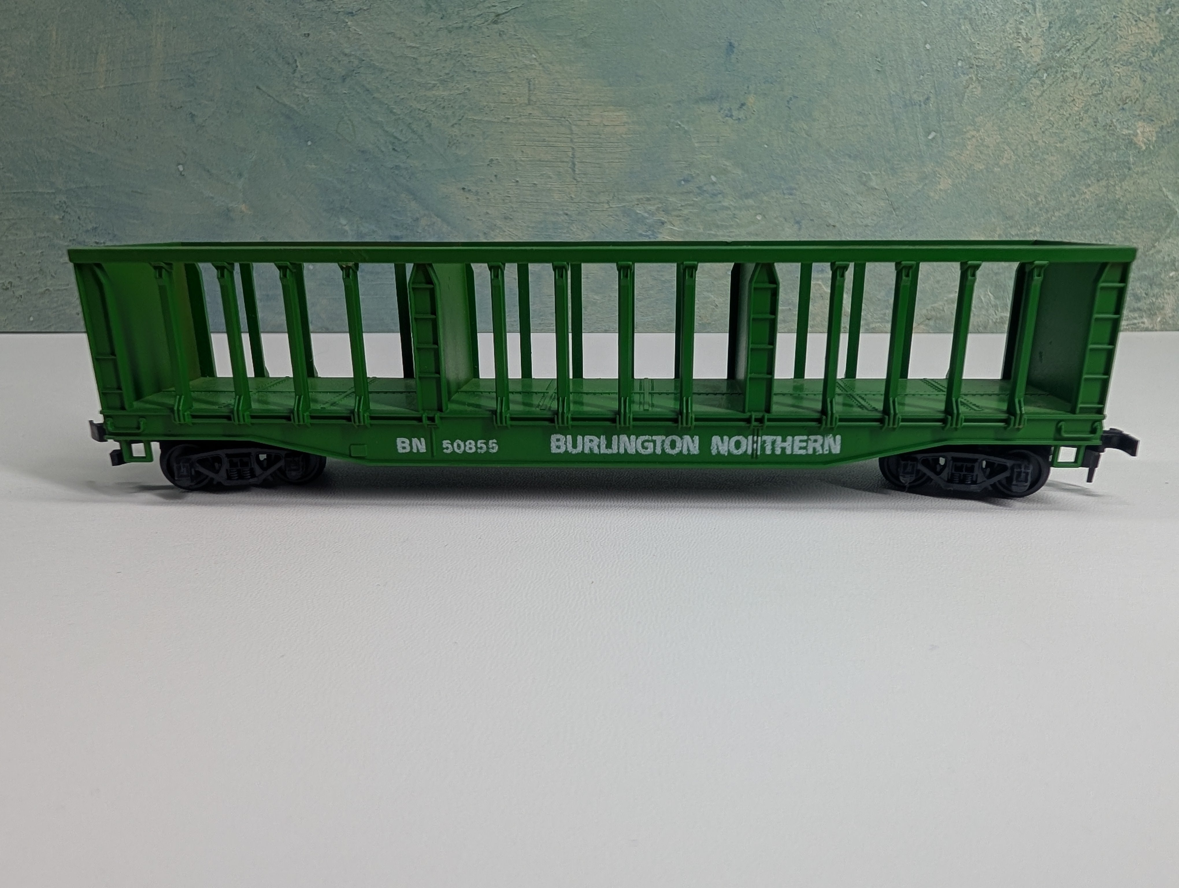 USED Roco HO Scale Pulpwood Rack Car Burlington Northern BN #50855