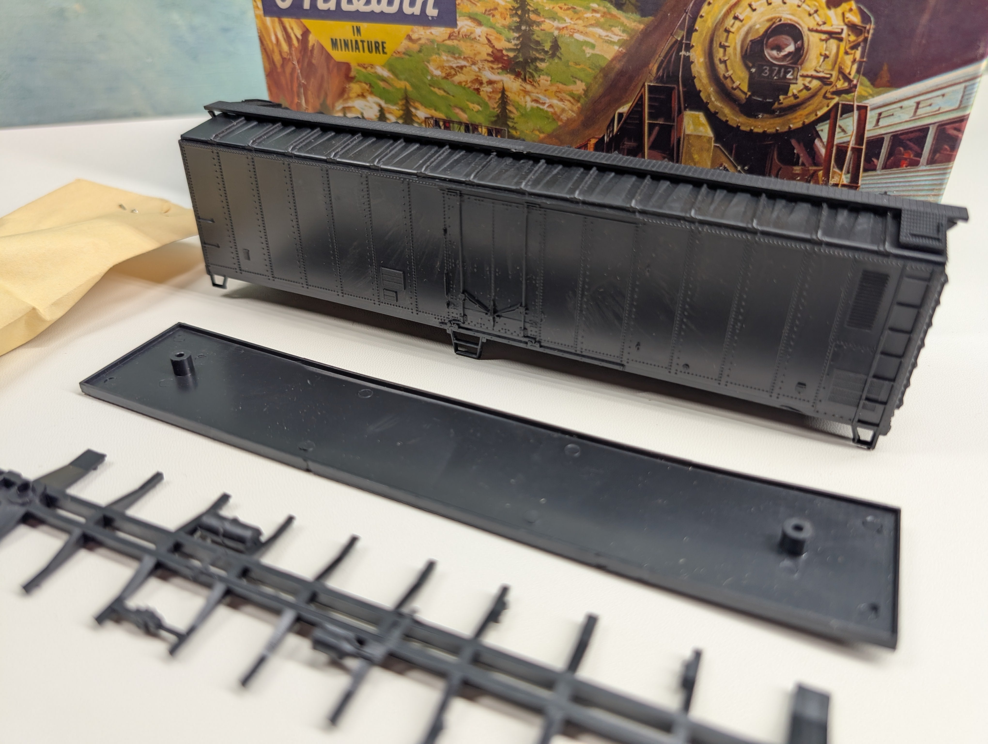 USED Athearn HO Scale Black Undecorated 50' Mechanical Reefer KIT