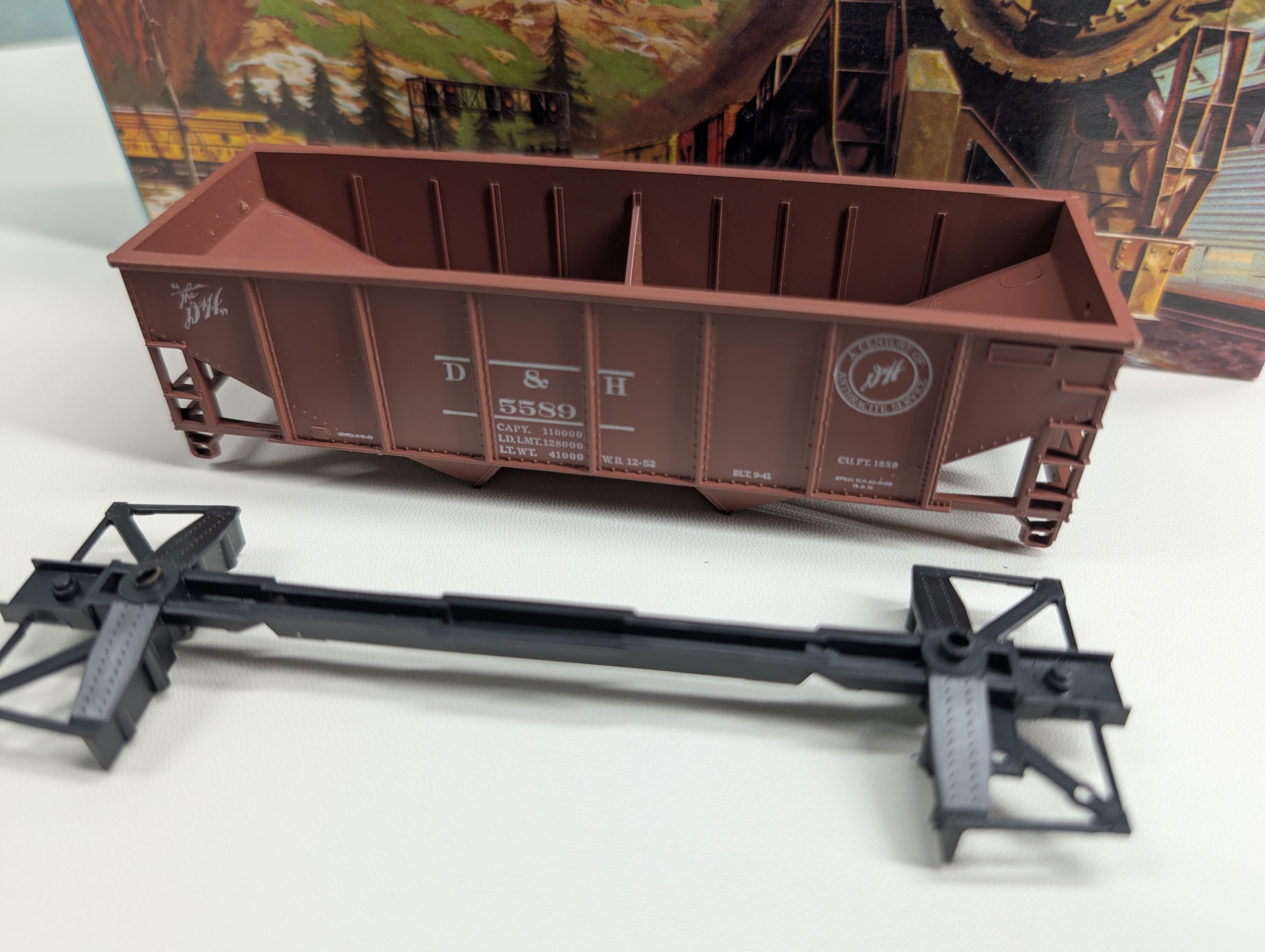 USED Athearn HO Scale 34' Ribbed Side Hopper Delaware and Hudson DH #5589 KIT