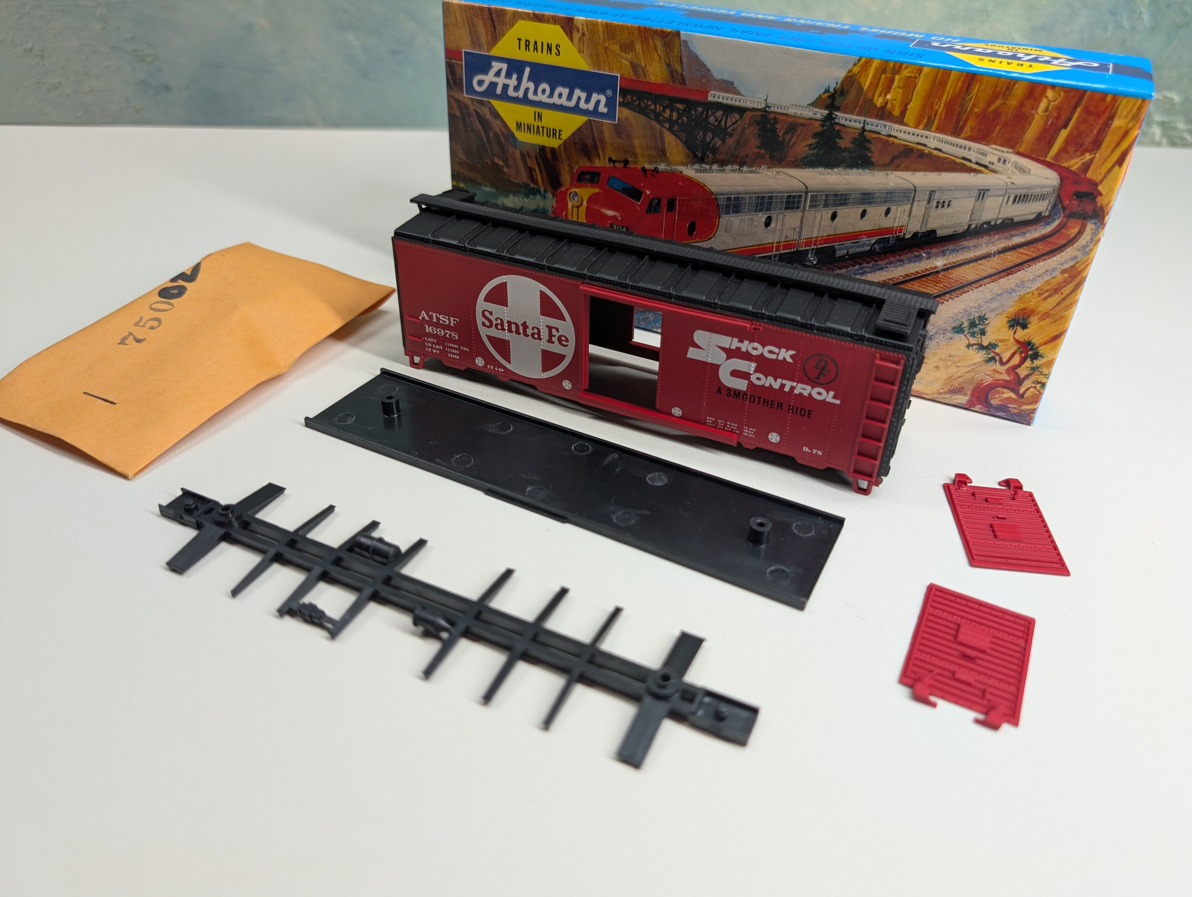USED Athearn HO Scale 40' AAR Box Car Santa Fe ATSF #16978 KIT