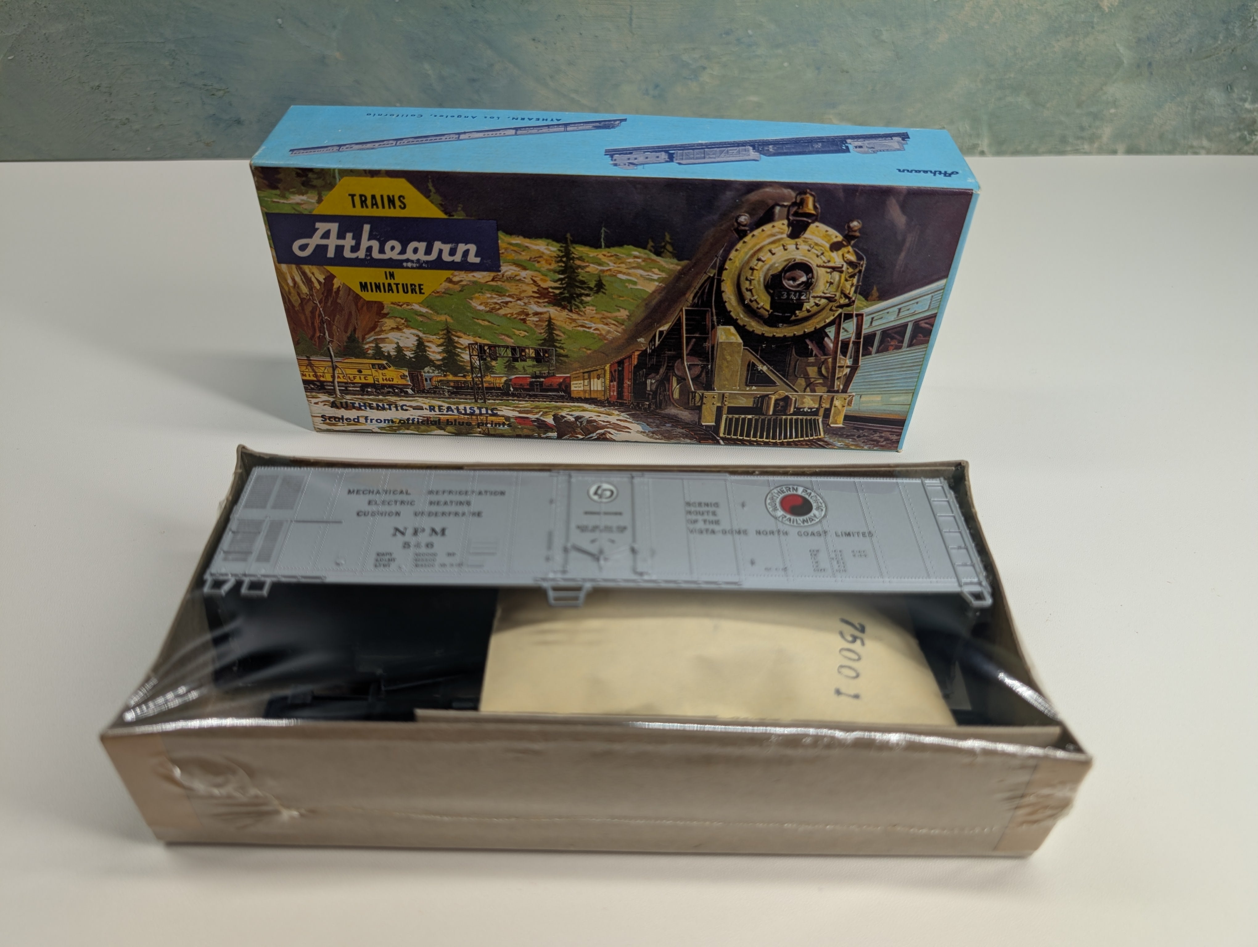 USED Athearn HO Scale 50' Mechanical Reefer Northern Pacific NPM #546 Sealed KIT