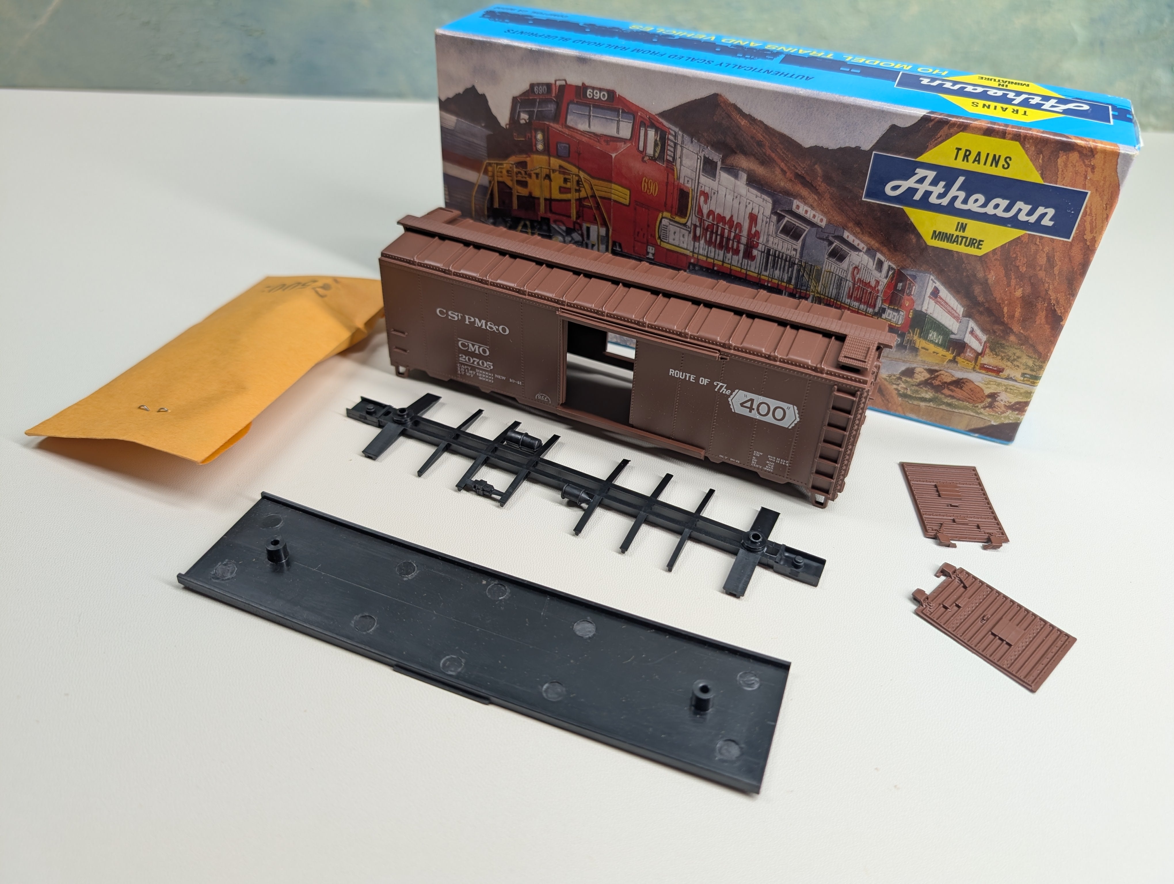 USED Athearn 5967 HO Scale 40' Box Car CMO #20705 KIT
