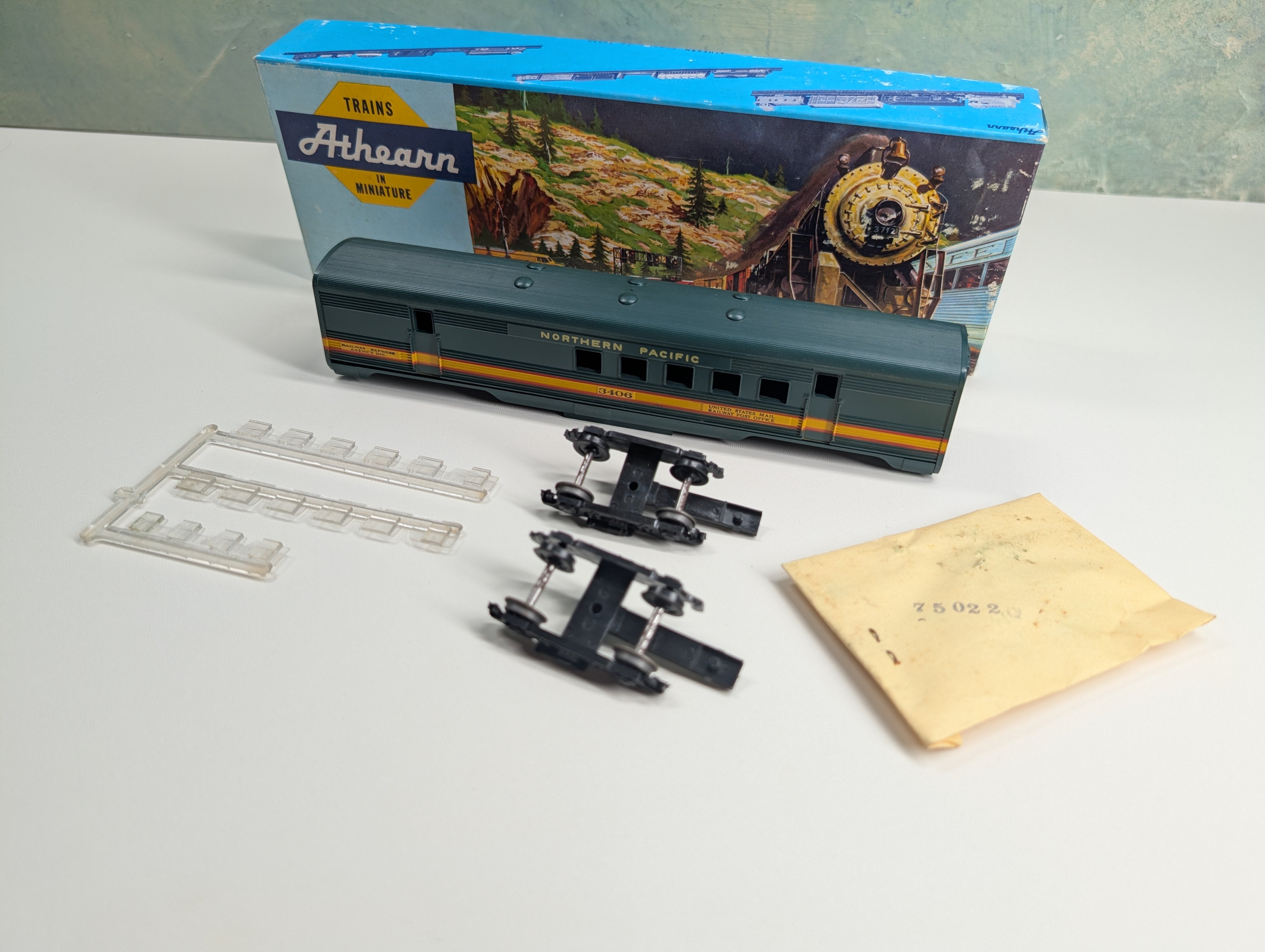 USED Athearn HO Scale RPO Passenger Car Northern Pacific NP #3406 KIT