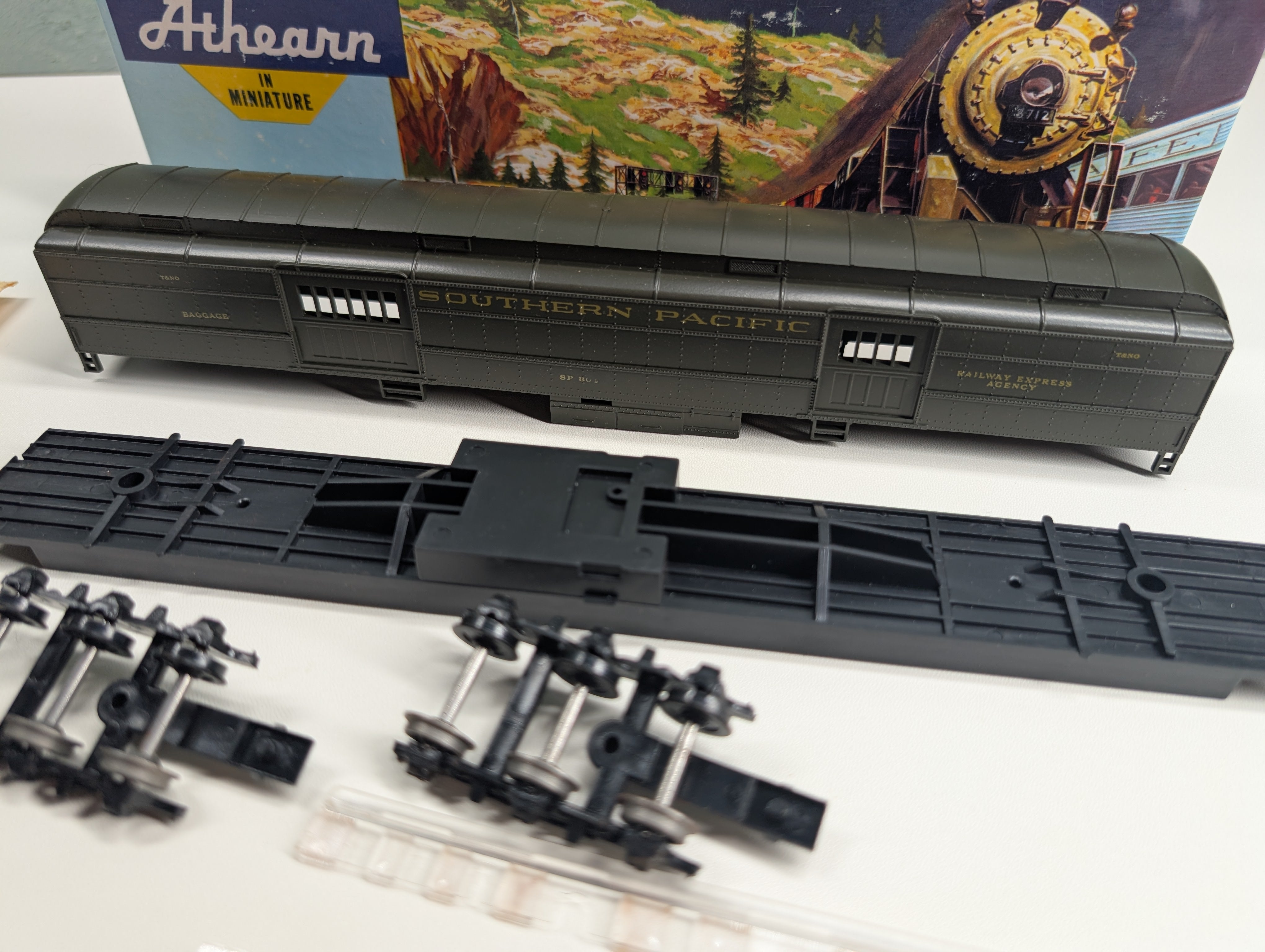 USED Athearn HO Scale STD Baggage Car Southern Pacific SP #304 KIT