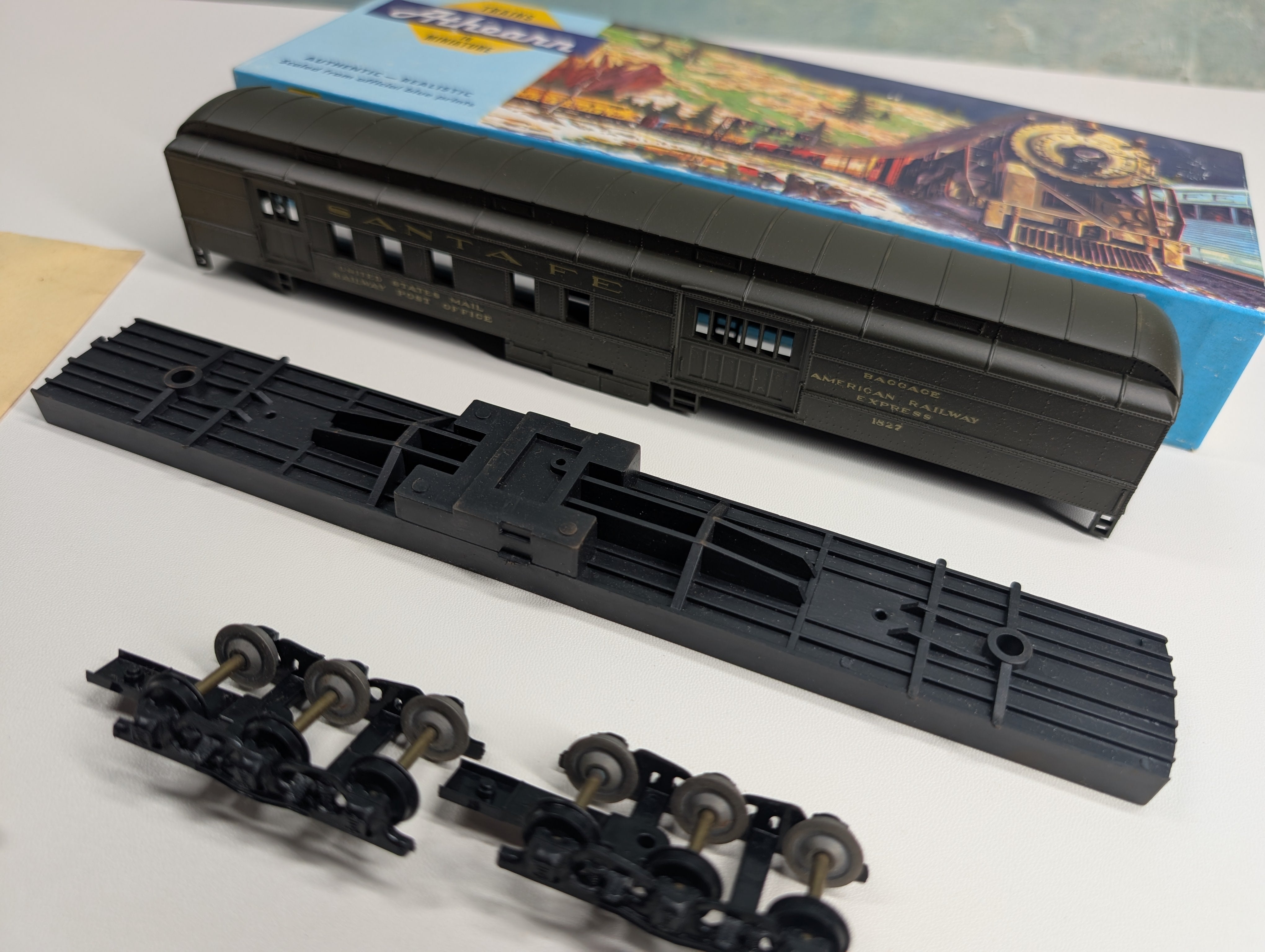 USED Athearn HO Scale RPO Passenger Car Santa Fe #1827 KIT