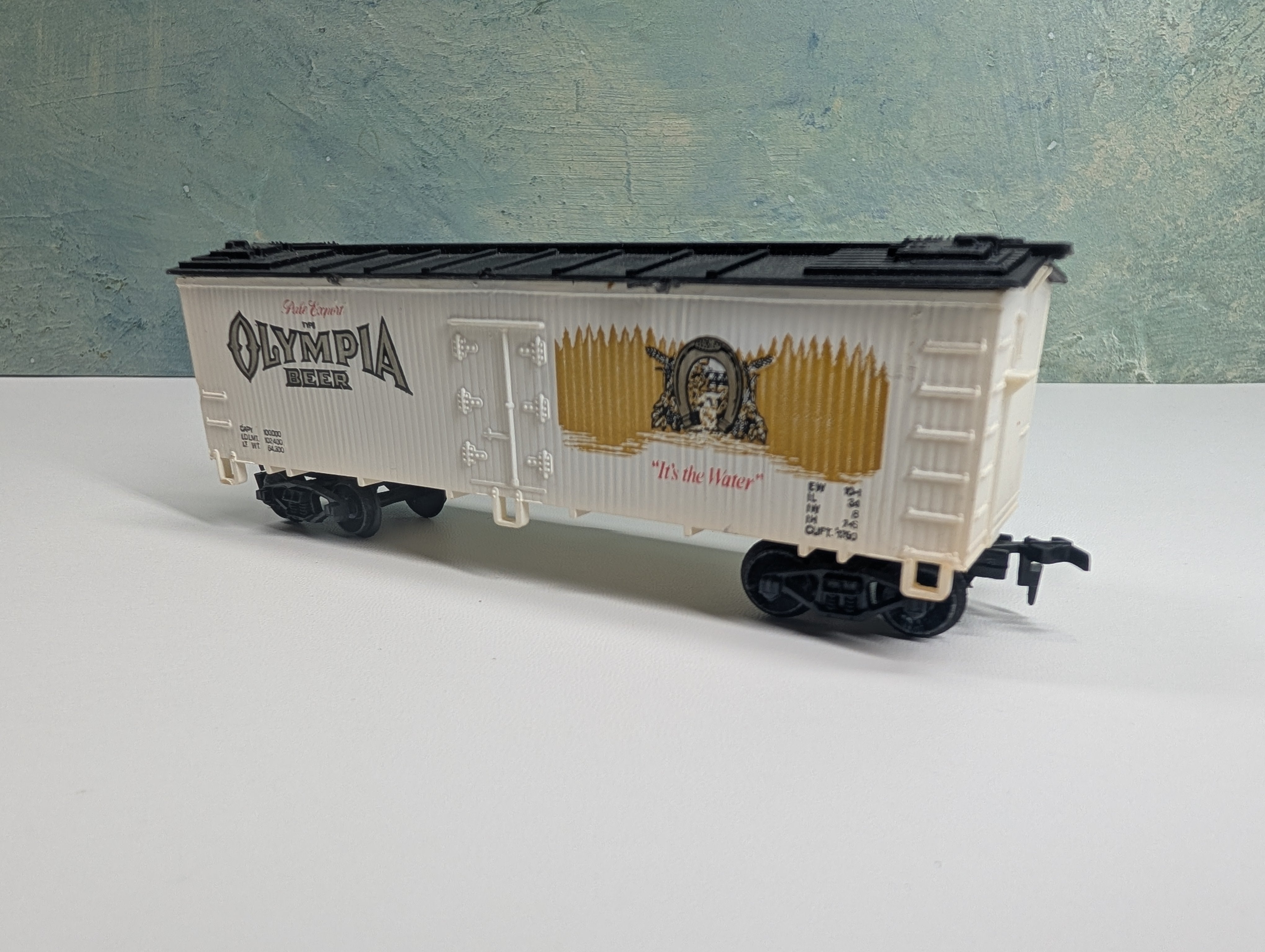 USED Life-Like HO Scale Beer Car Olympia Beer