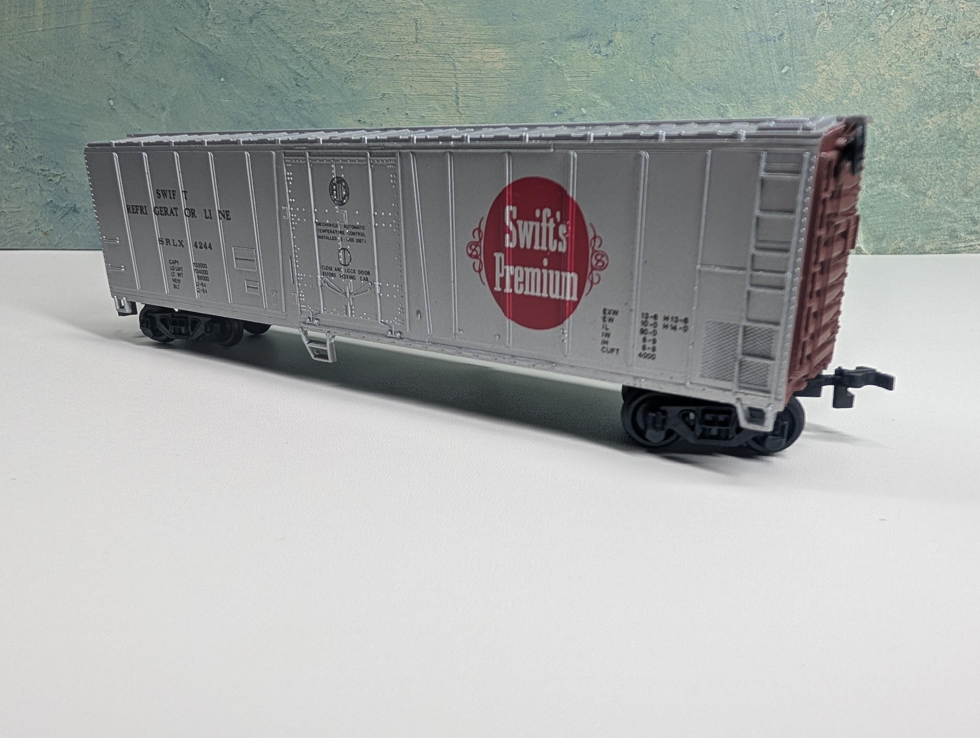 USED Bachmann HO Scale 50' Box Car Swift SRLX #4244
