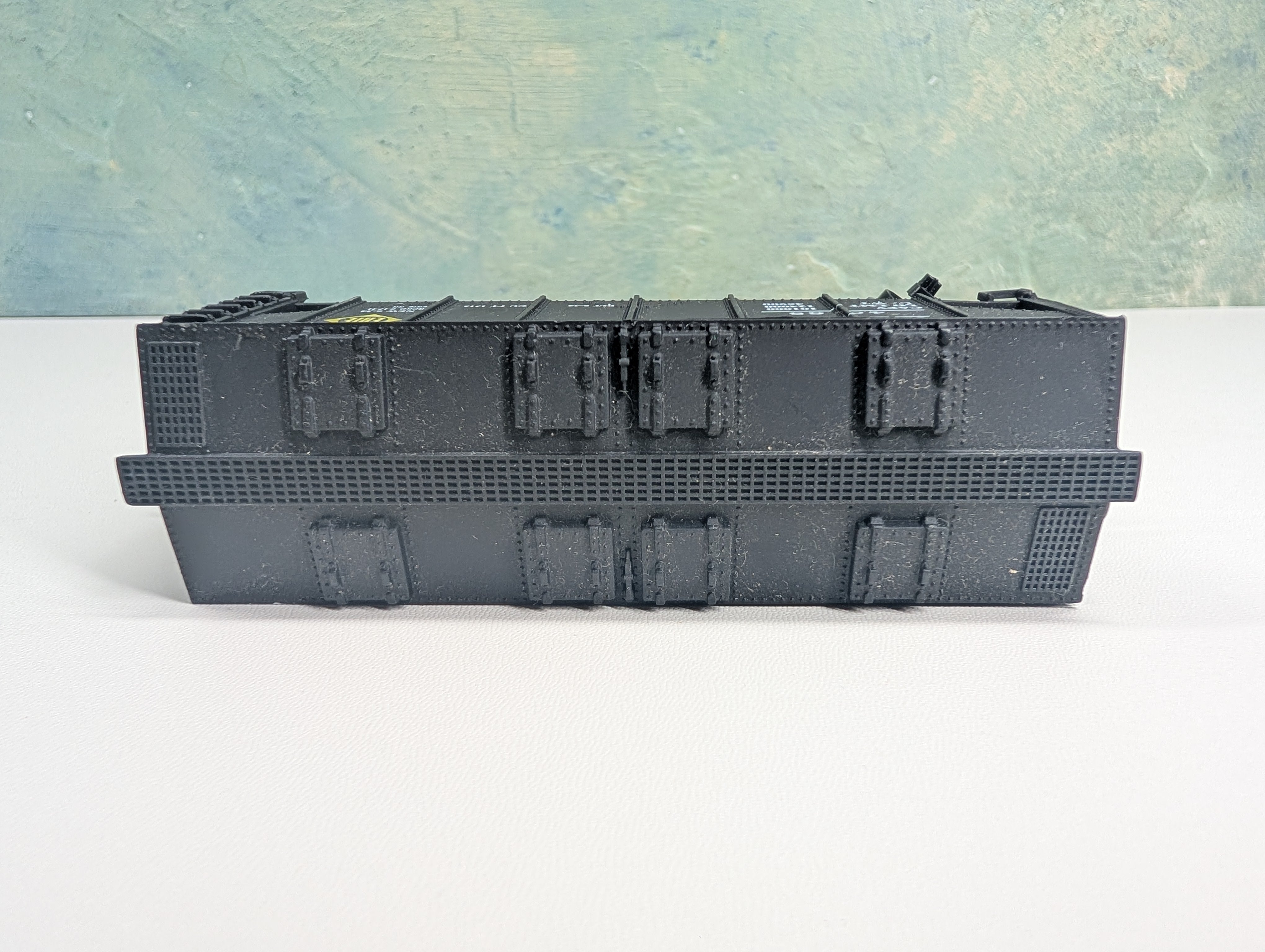 USED HO Scale 2 Bay Covered Hopper Erie #4065