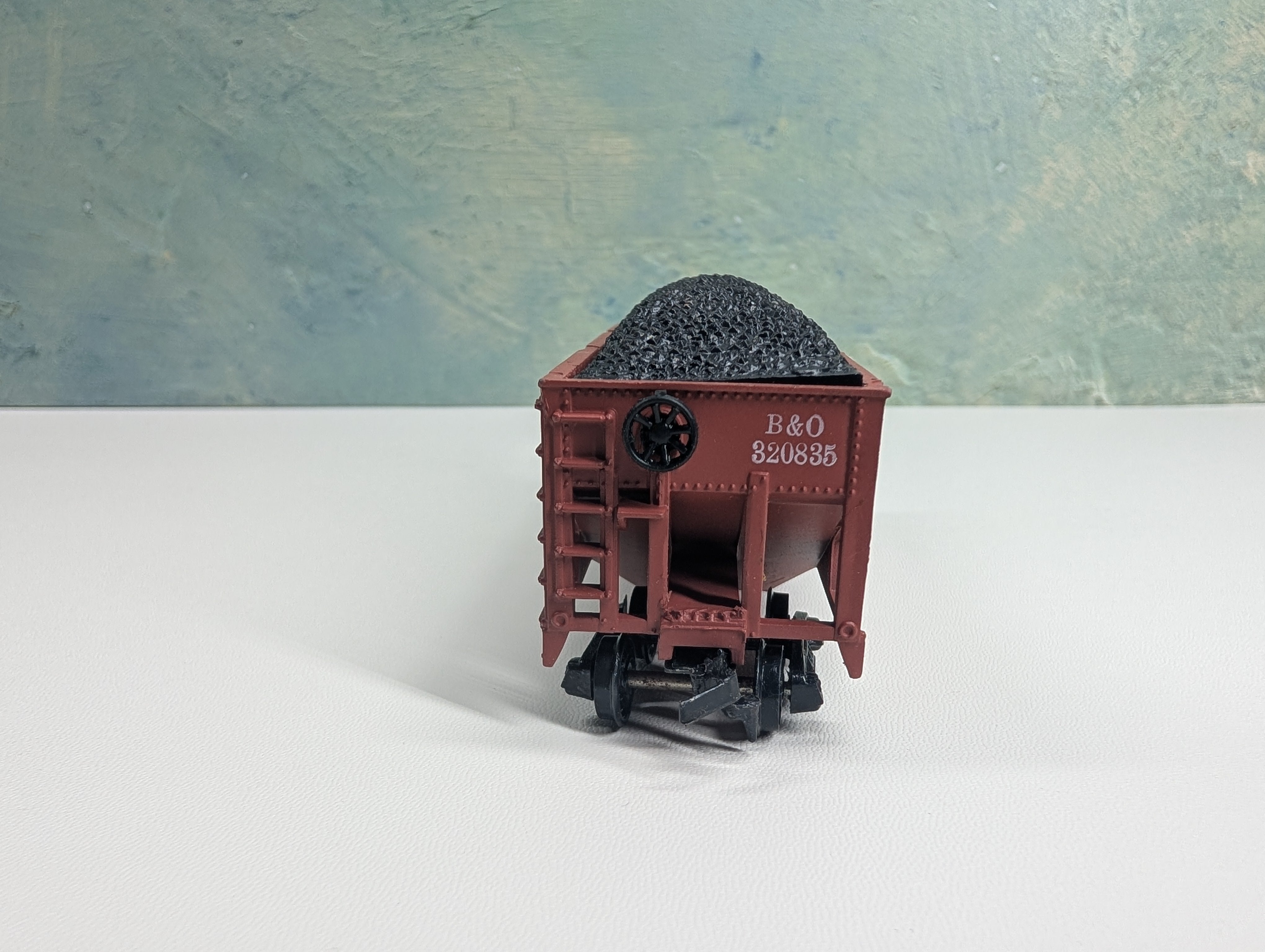 USED HO Scale 2 Bay Coal Hopper Baltimore and Ohio B&O #320835