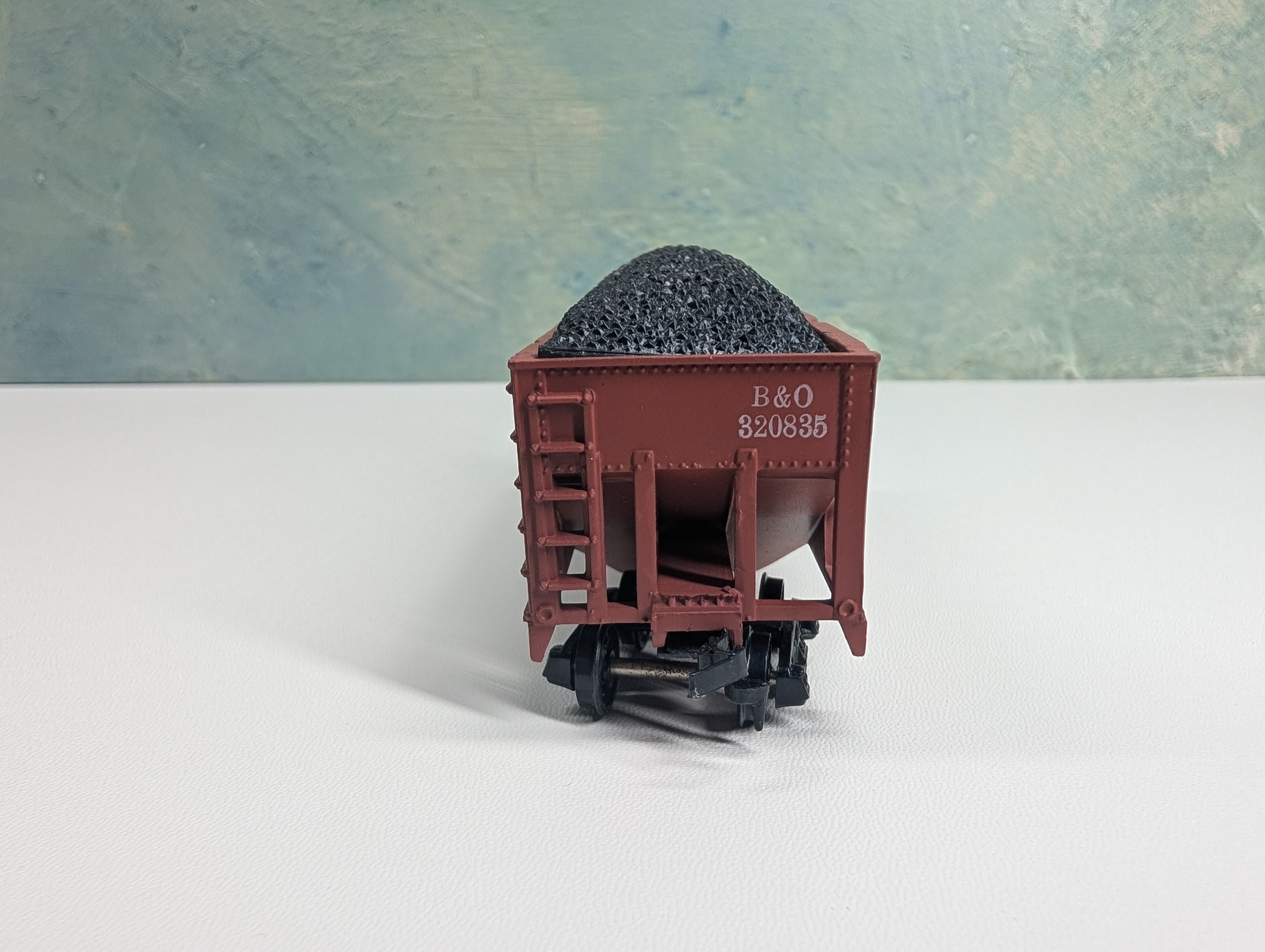 USED HO Scale 2 Bay Coal Hopper Baltimore and Ohio B&O #320835