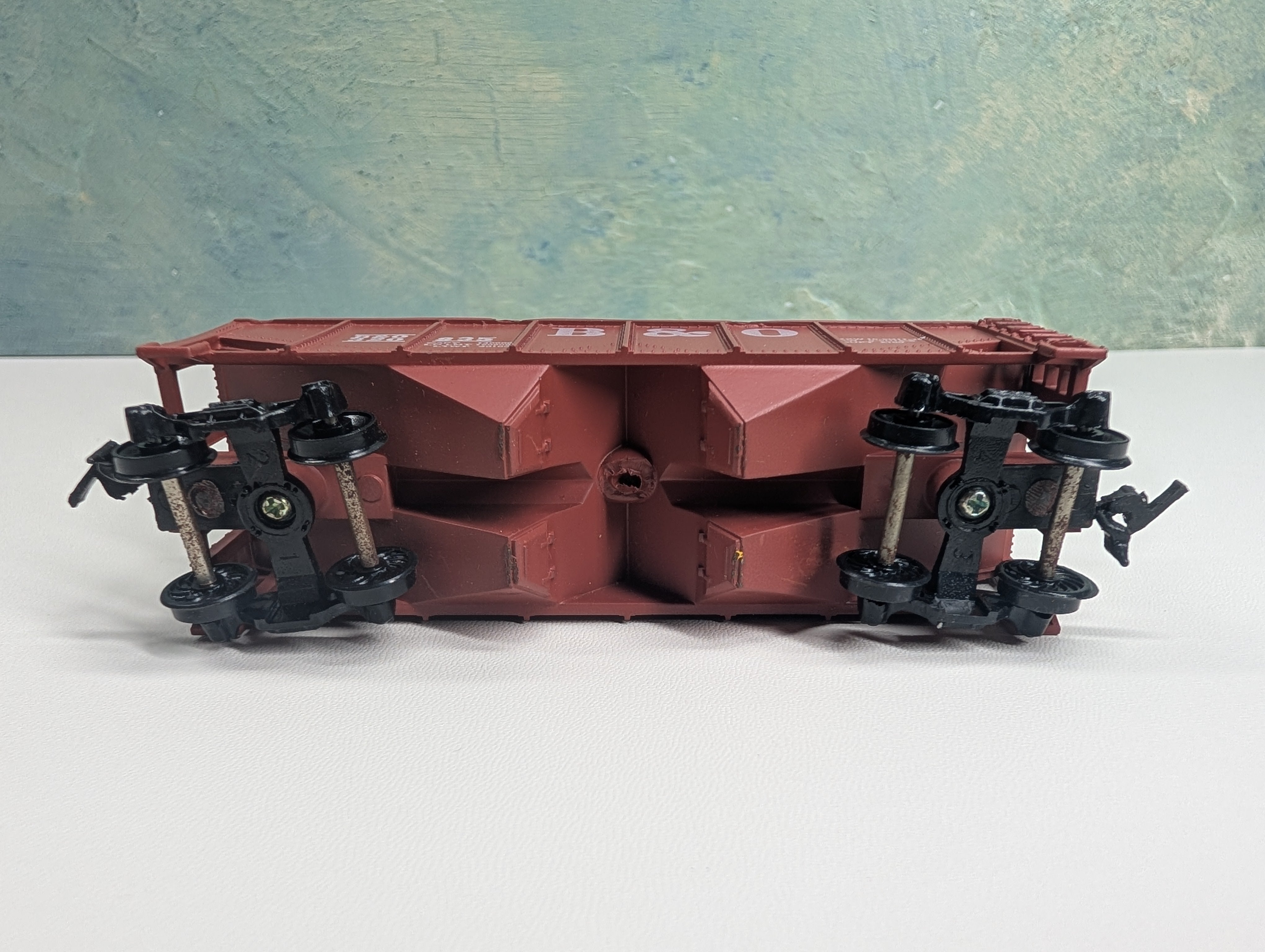 USED HO Scale 2 Bay Coal Hopper Baltimore and Ohio B&O #320835