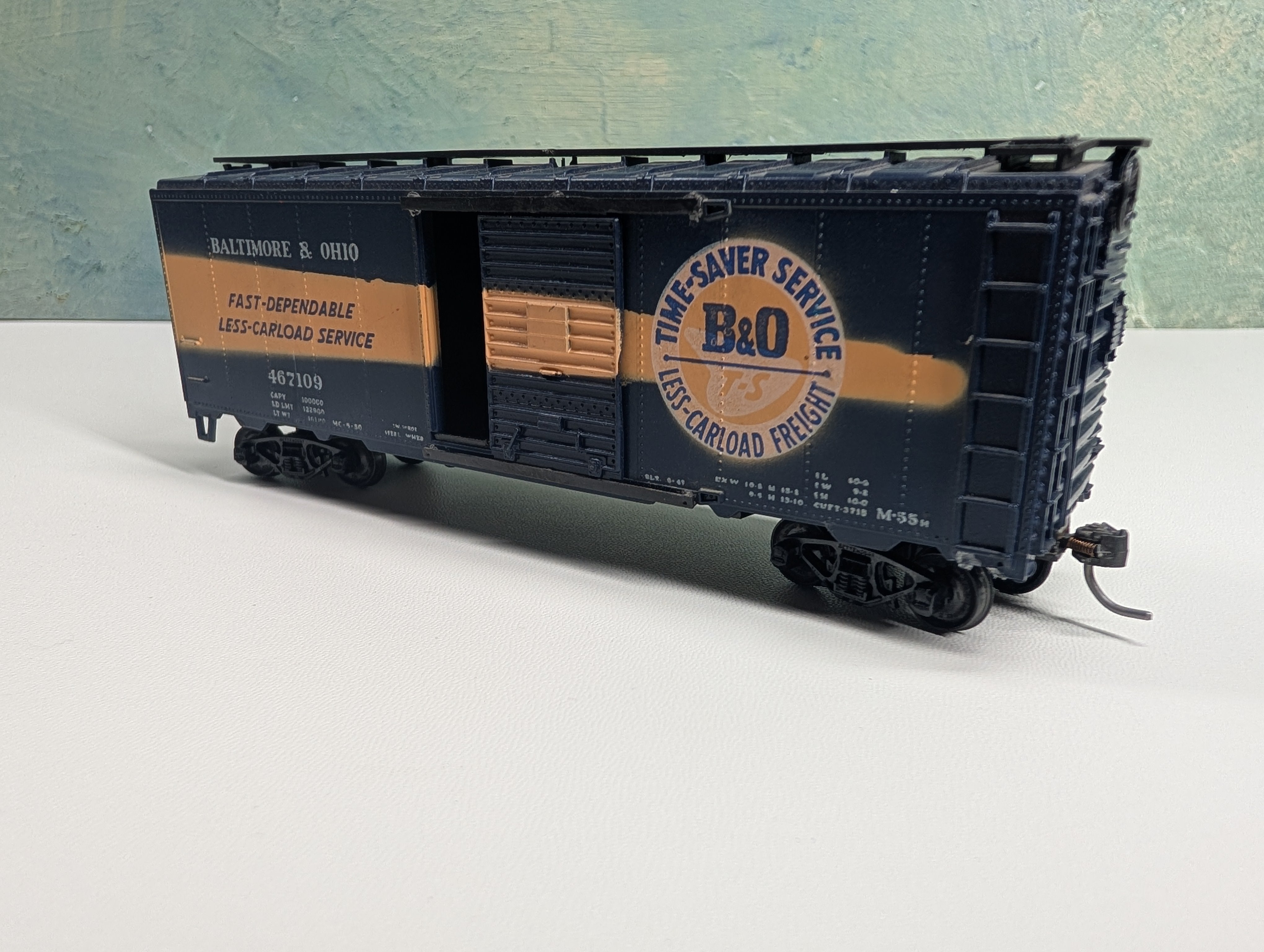 USED Athearn HO Scale 40' Box Car Baltimore and Ohio #467109 Time Saver, Metal Wheels