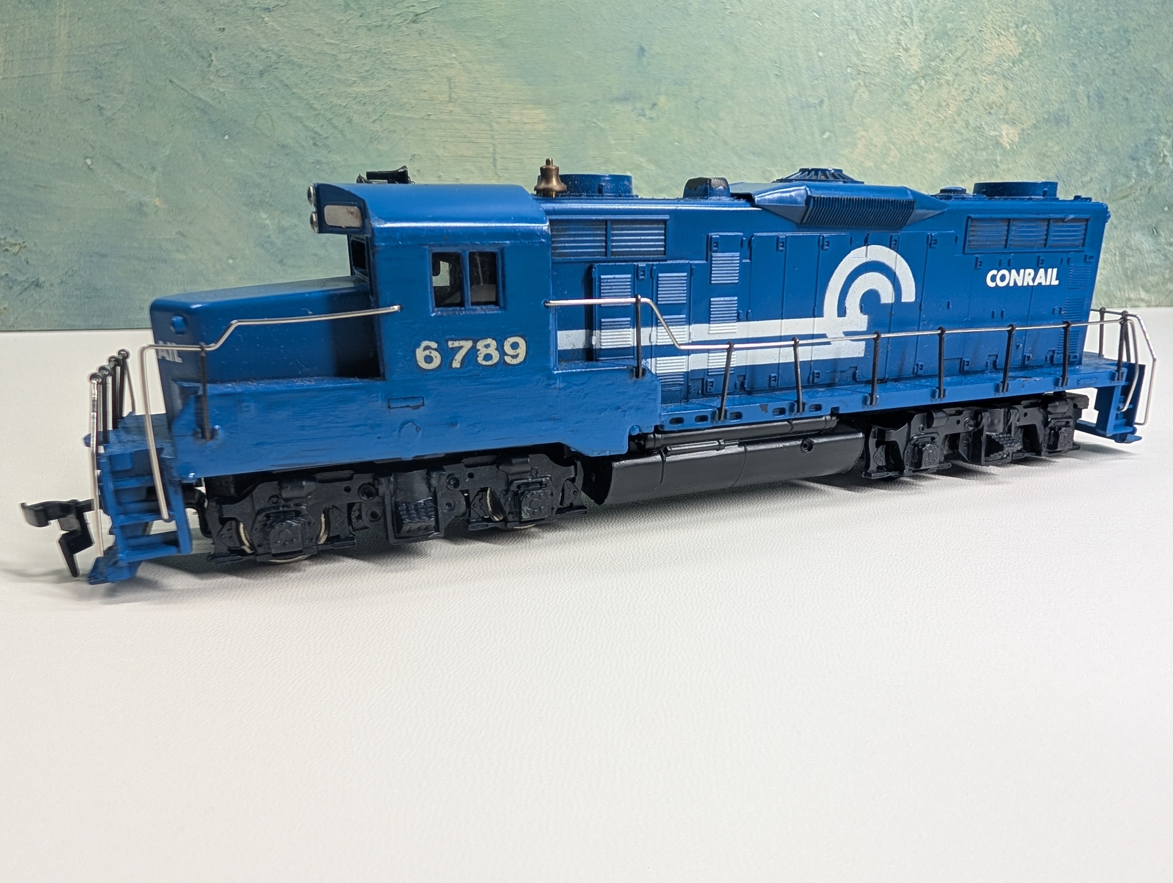 USED Mantua HO Scale GP20 Diesel Locomotive Conrail #6789 Runs DC