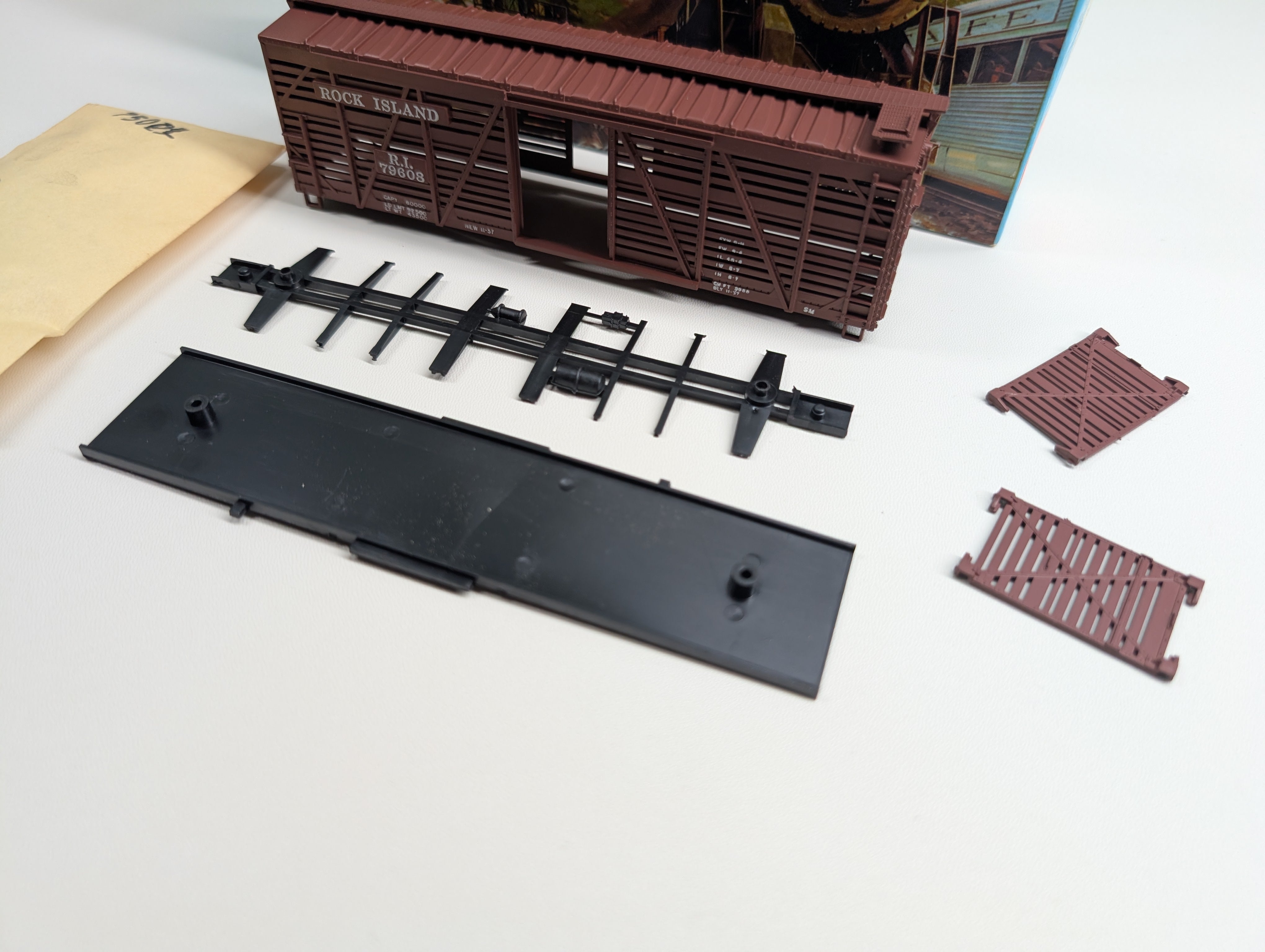 USED Athearn HO Scale 40' Stock Car Rock Island RI #79608 KIT