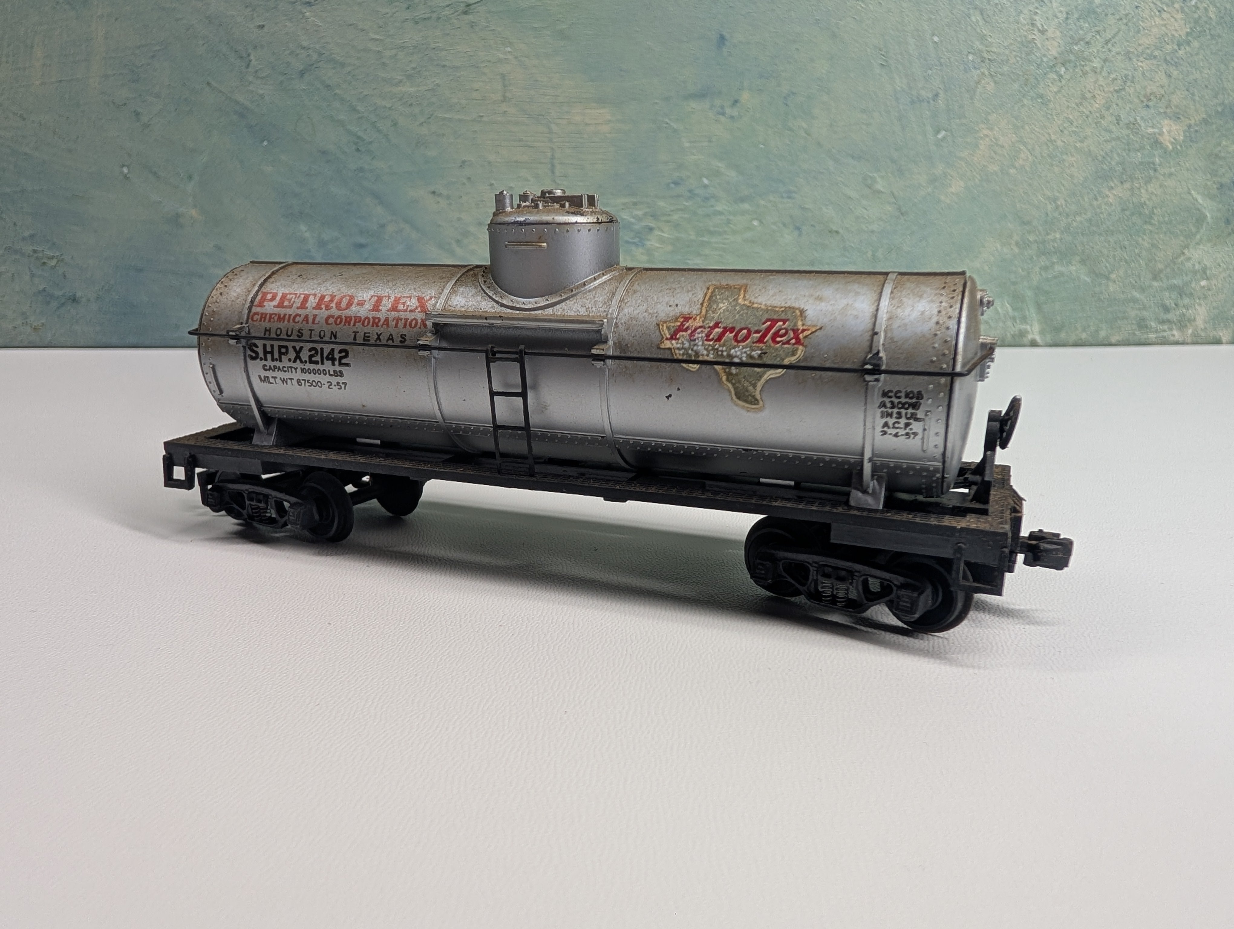 USED Varney HO Scale Single Dome Tank Car Petro-Tex Chemical Corp SHPX #2142