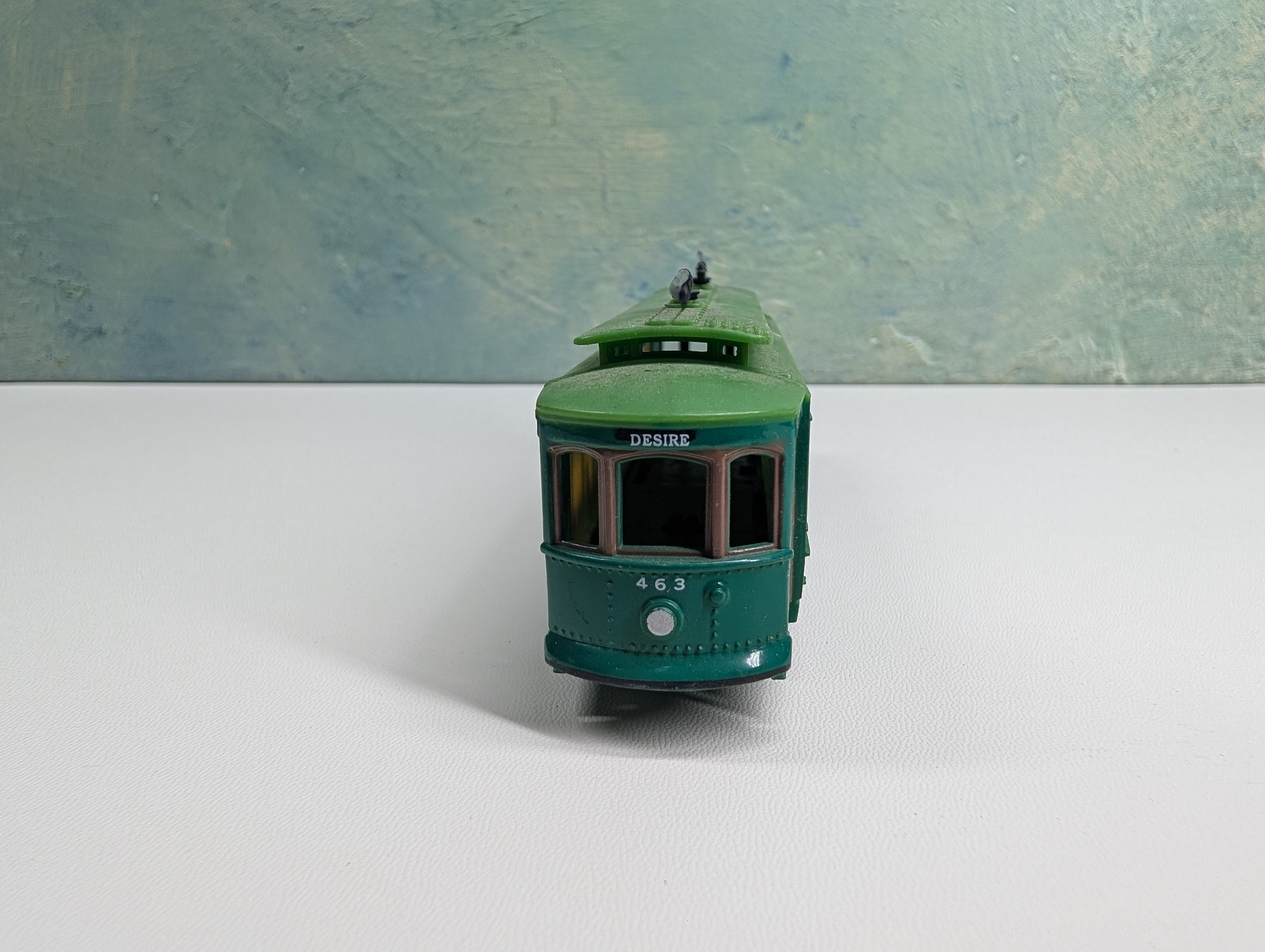 USED HO Scale Unpowered Trolley Desire St. #463
