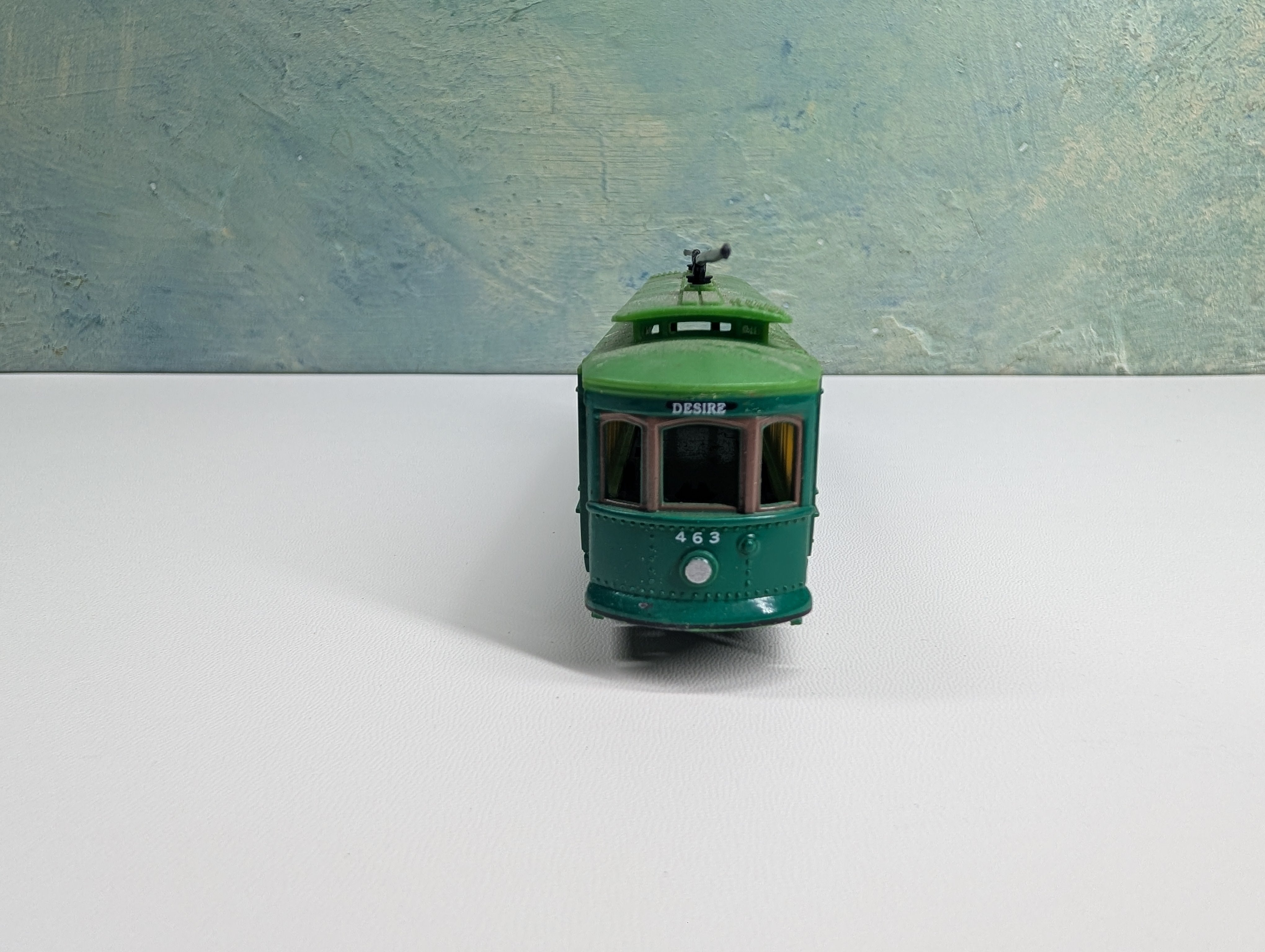USED HO Scale Unpowered Trolley Desire St. #463