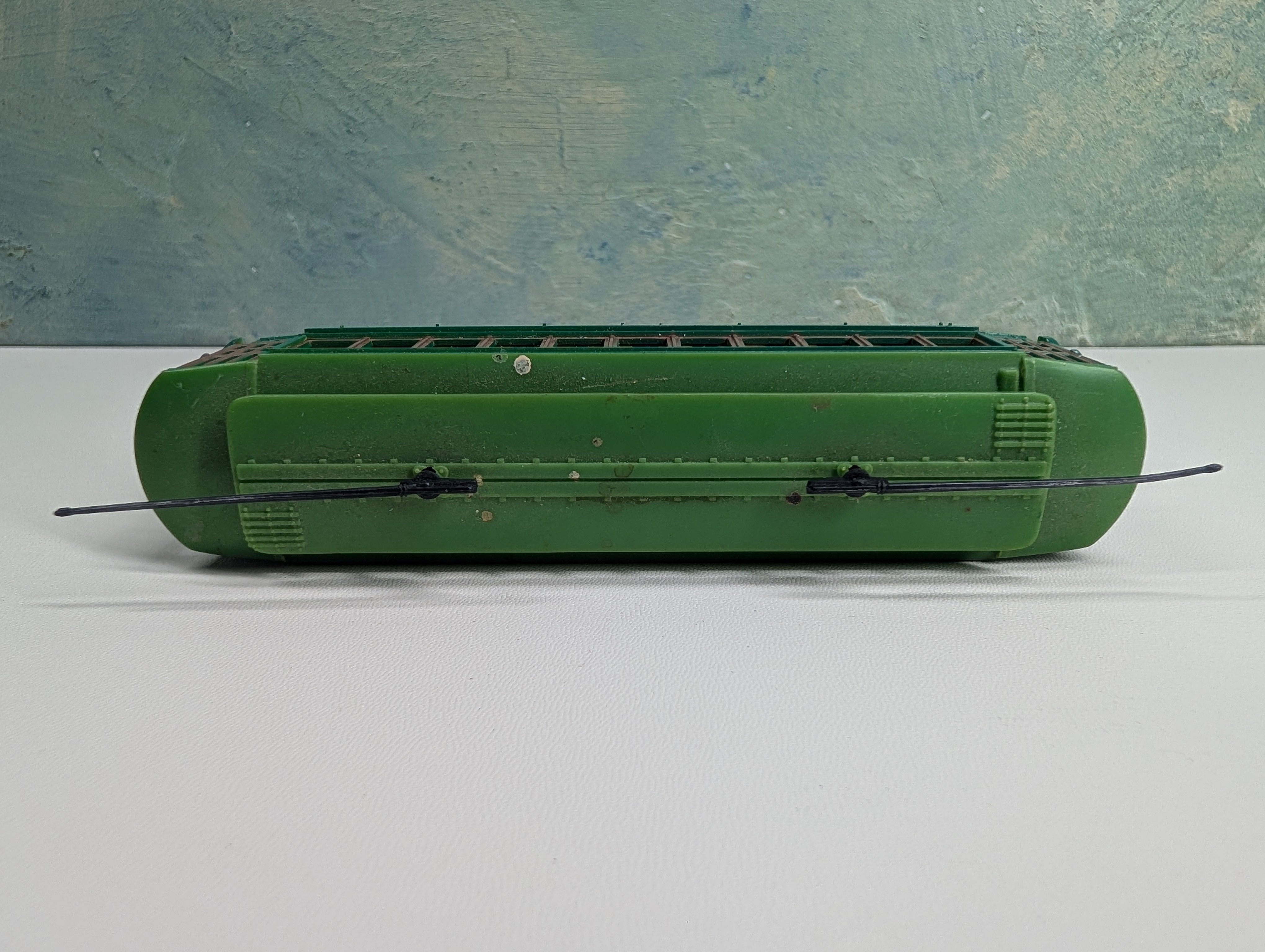 USED HO Scale Unpowered Trolley Desire St. #463
