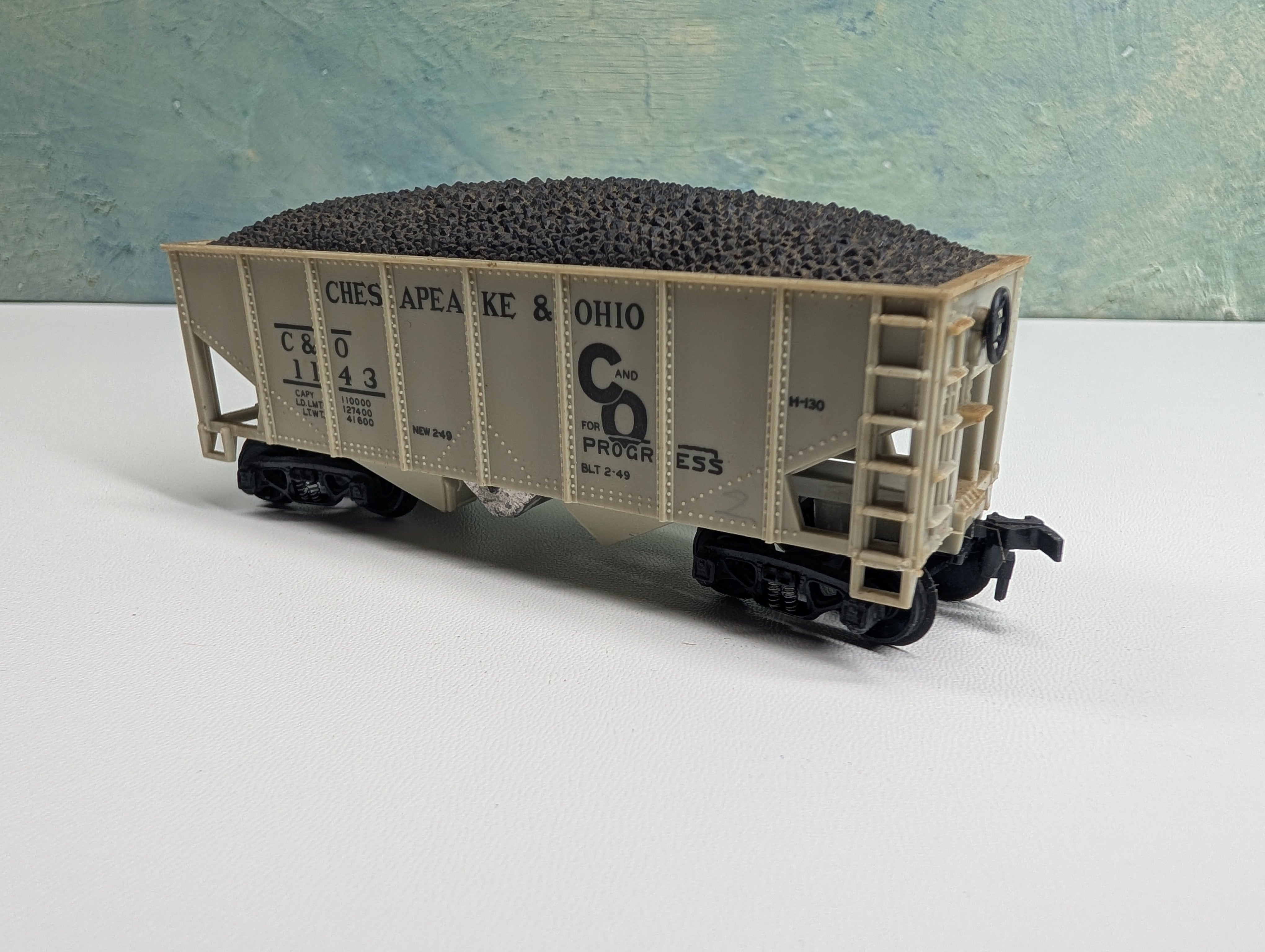 USED Varney HO Scale 2 Bay Coal Hopper Chesapeake and Ohio C&O #1143