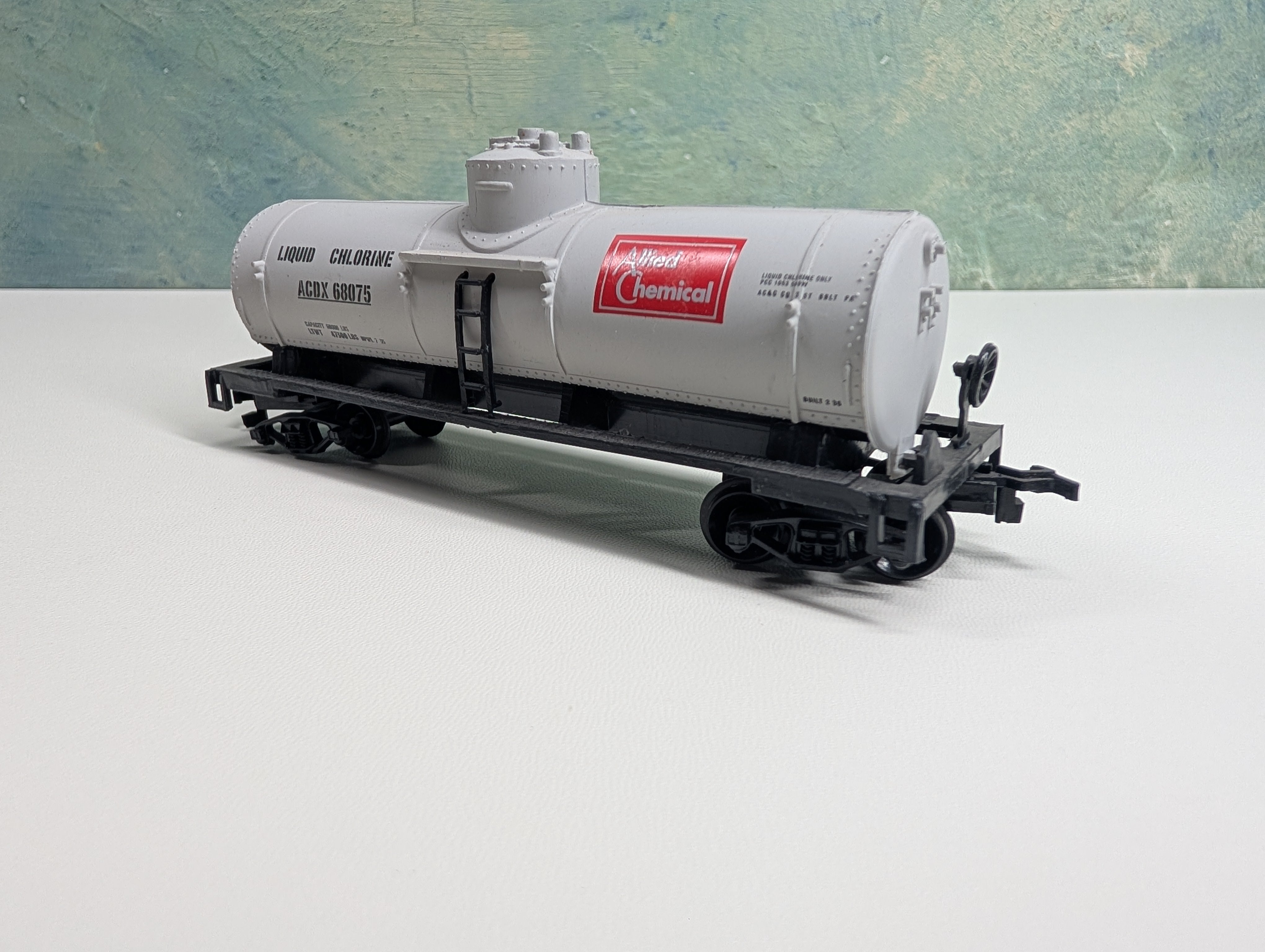USED Life-Like HO Scale Single Dome Tank Car Allied Chemical ACDX #68075