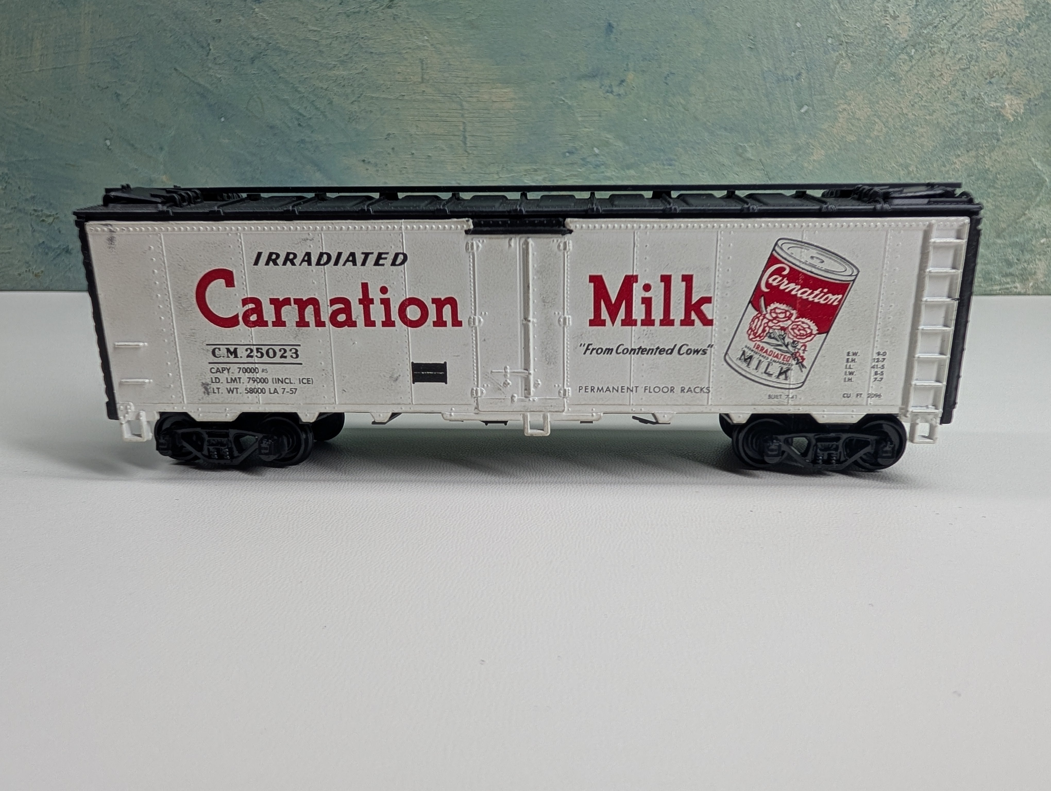 USED Athearn HO Scale Reefer Carnation Milk CM #25023