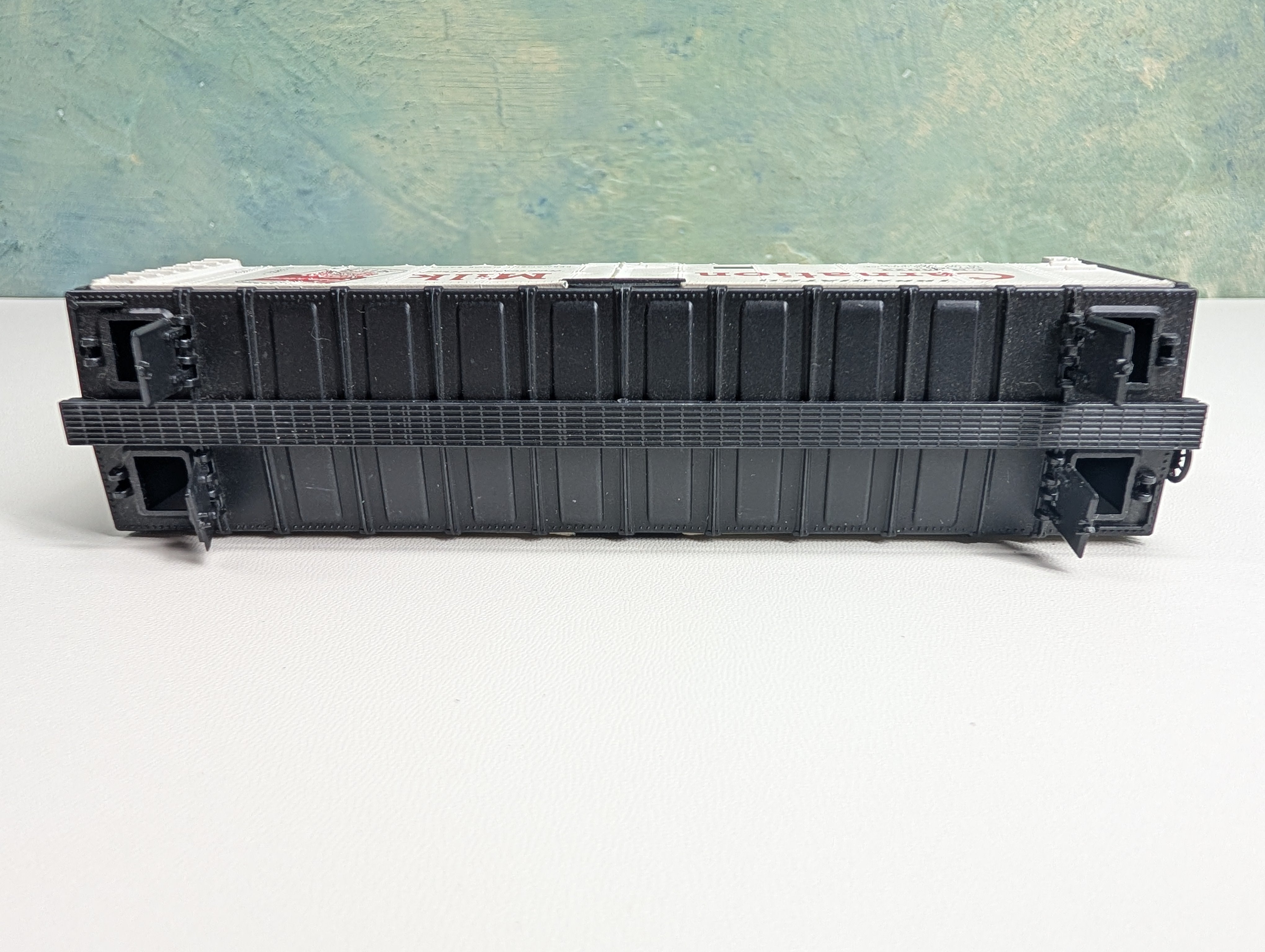 USED Athearn HO Scale Reefer Carnation Milk CM #25023