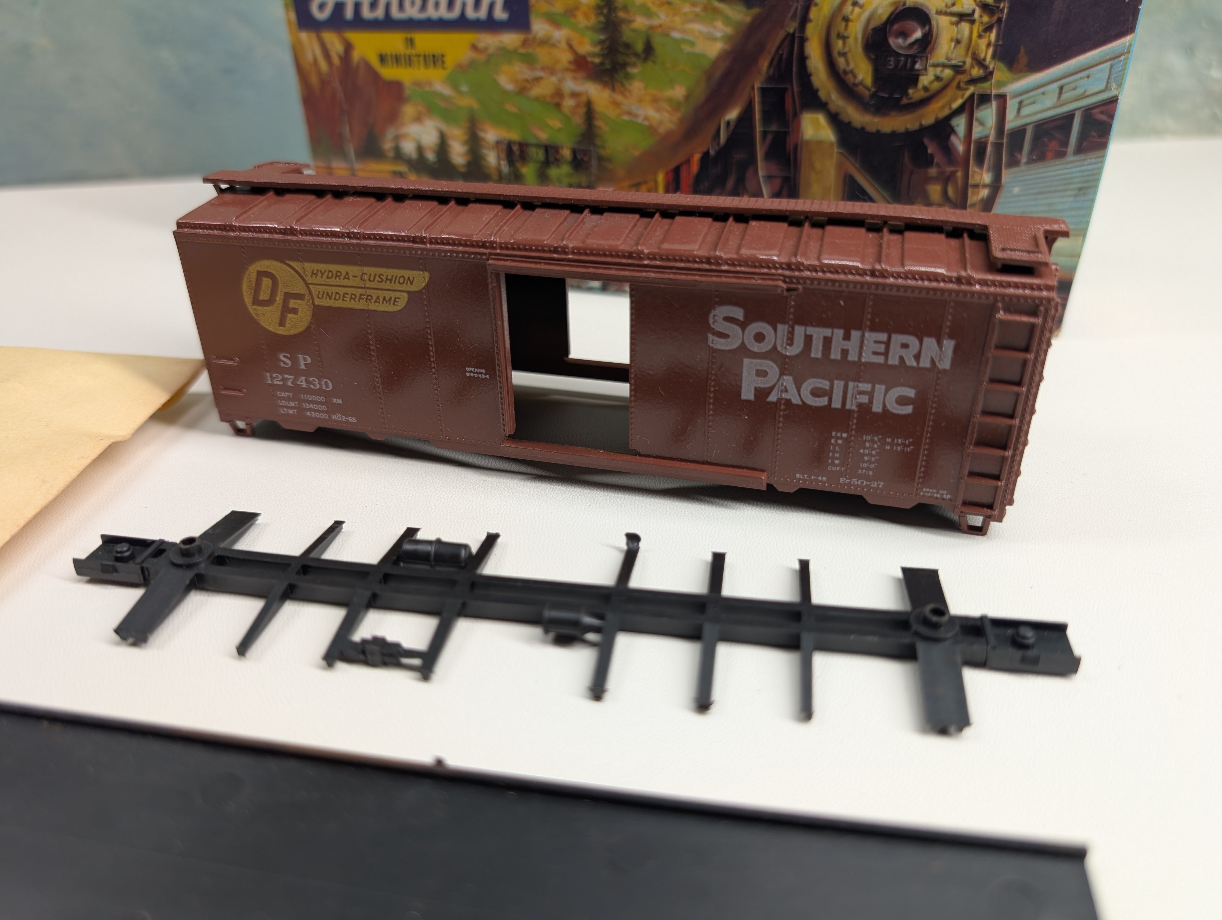 USED Athearn HO Scale 40' Box Car Southern Pacific SP #127430 KIT