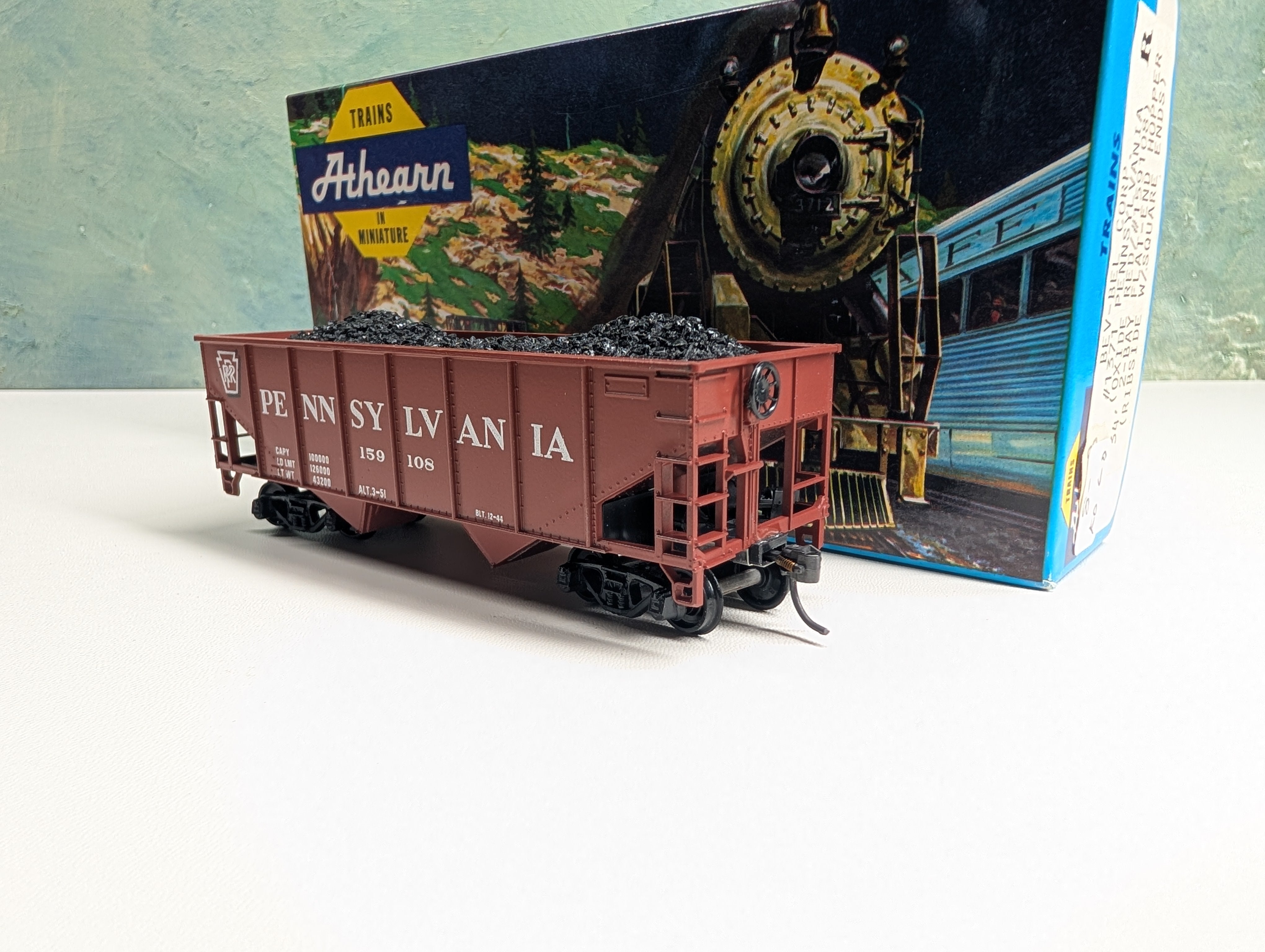 USED Athearn HO Scale 34' 2 Bay Hopper w/ Coal Load Pennsylvania PRR #159108 Bev-Bel