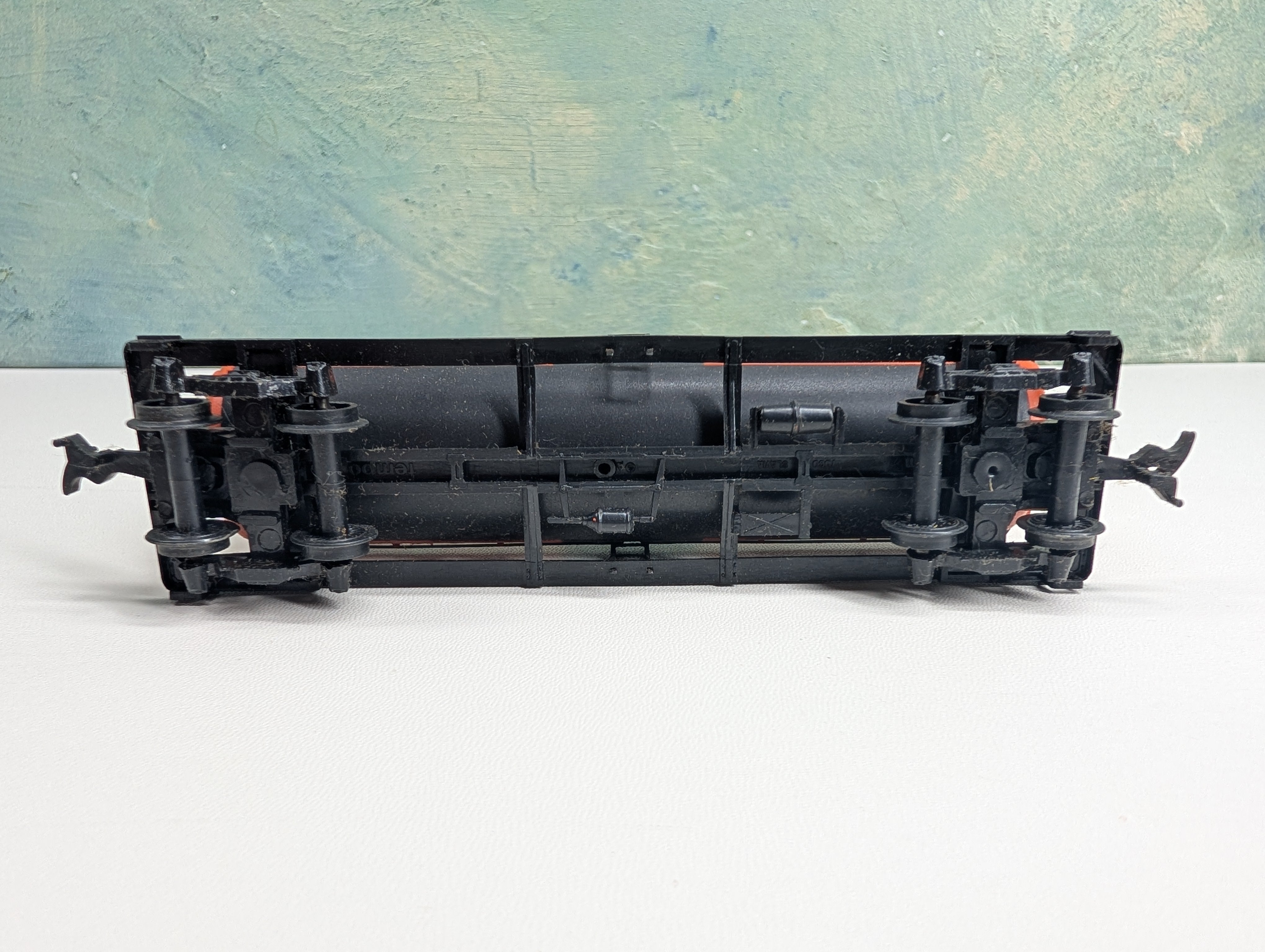 USED HO Scale Tank Car Hooker Chemicals HOKX #56555