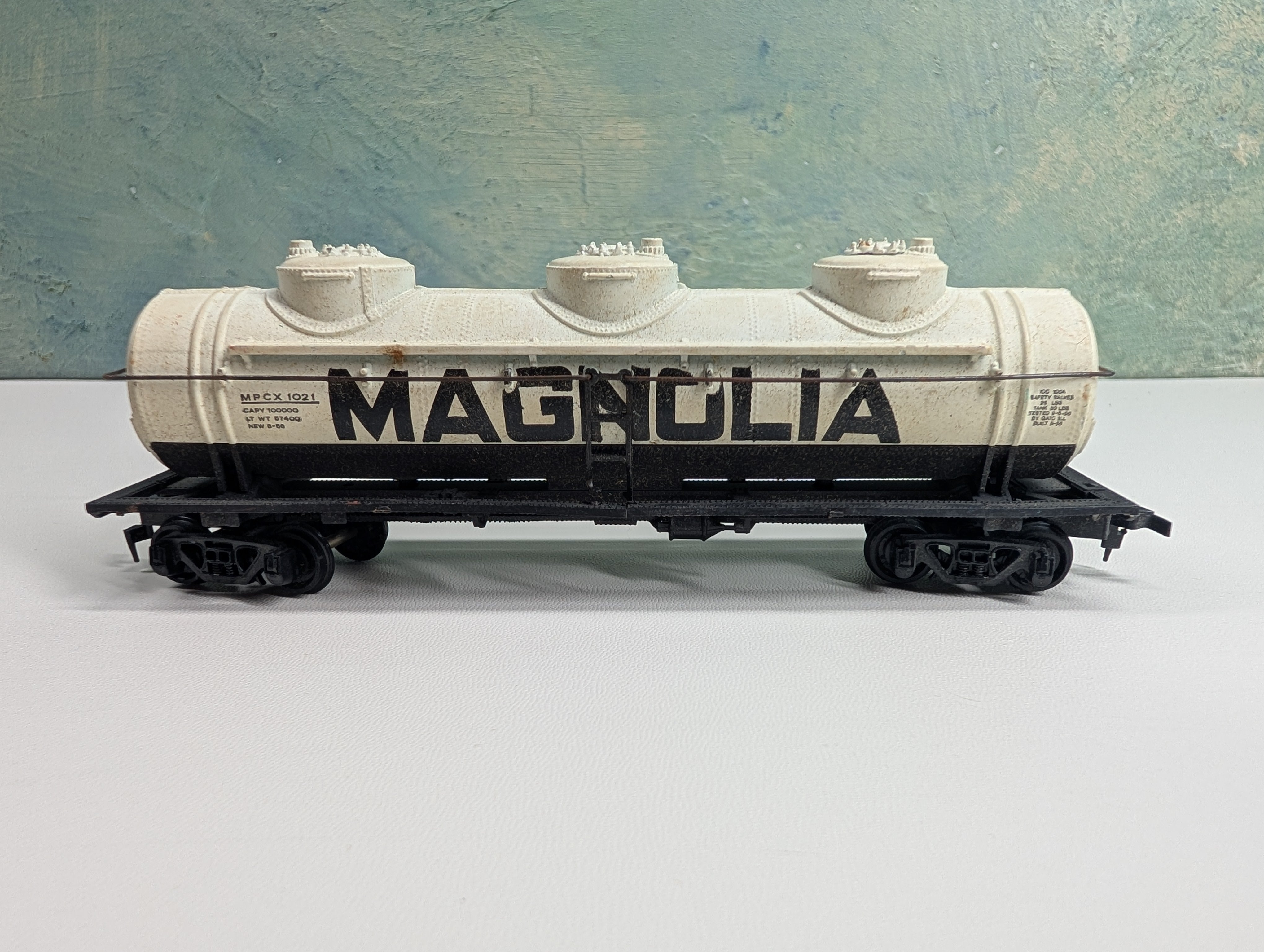 USED HO Scale Triple Dome Tank Car Magnolia MPCX #1021
