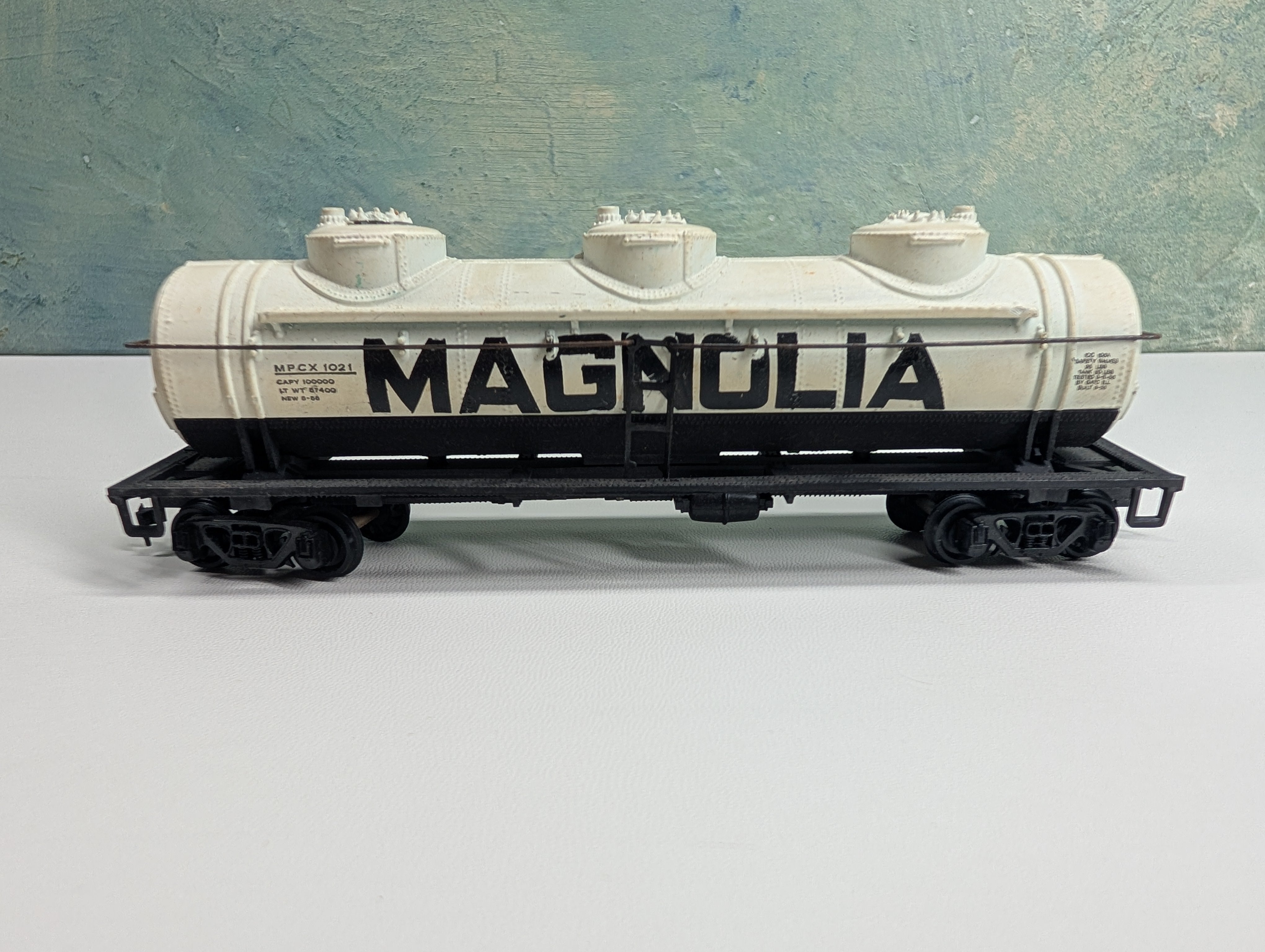 USED HO Scale Triple Dome Tank Car Magnolia MPCX #1021