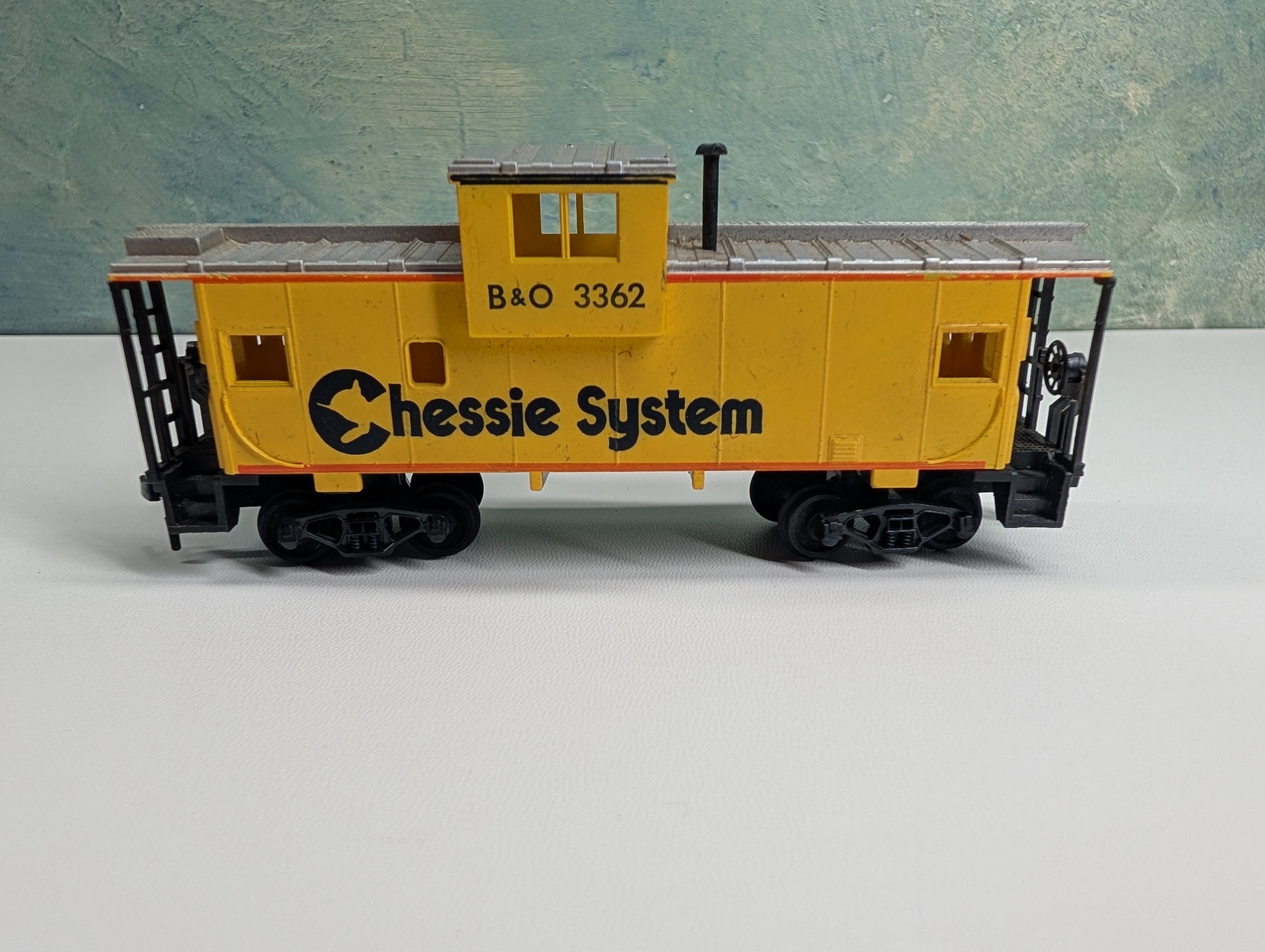 USED Cox HO Scale Caboose Chessie System B&O #3362