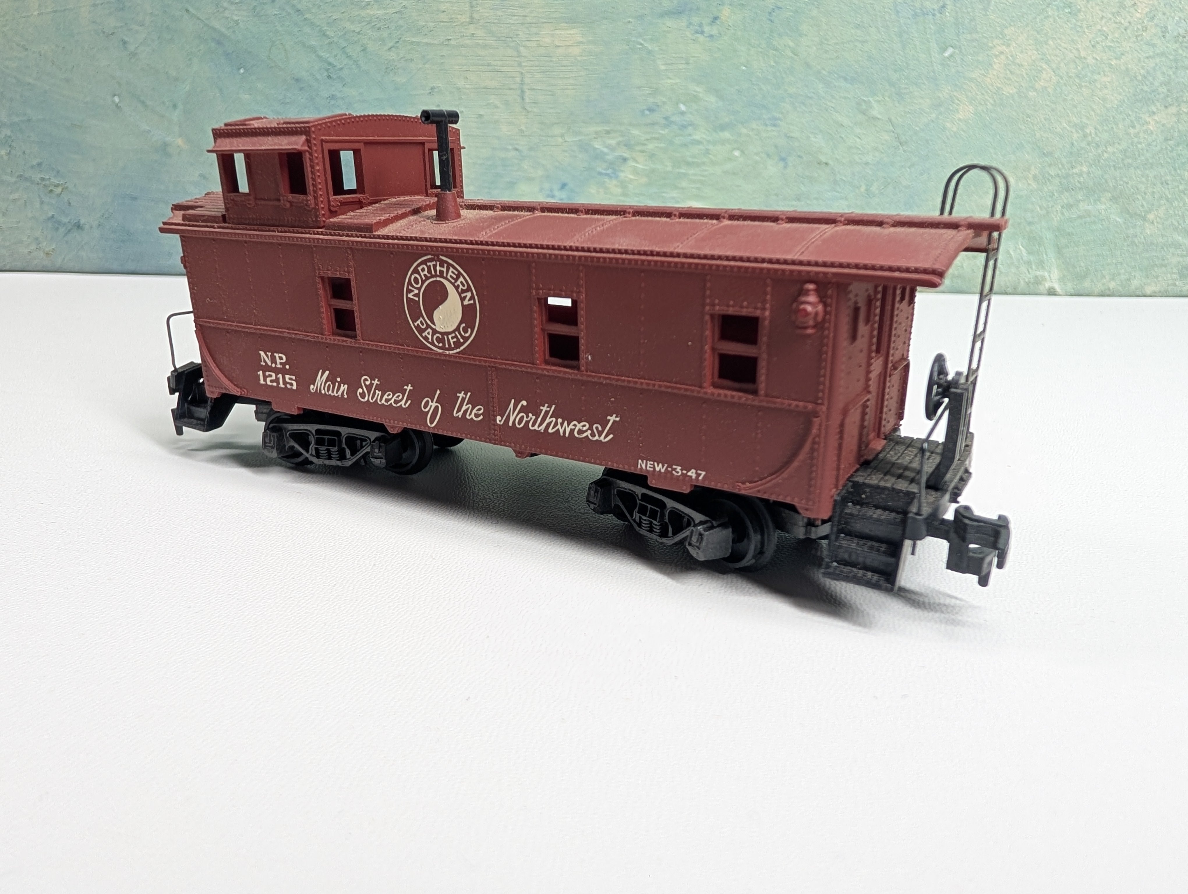 USED Rivarossi HO Scale Caboose Northern Pacific NP #1215