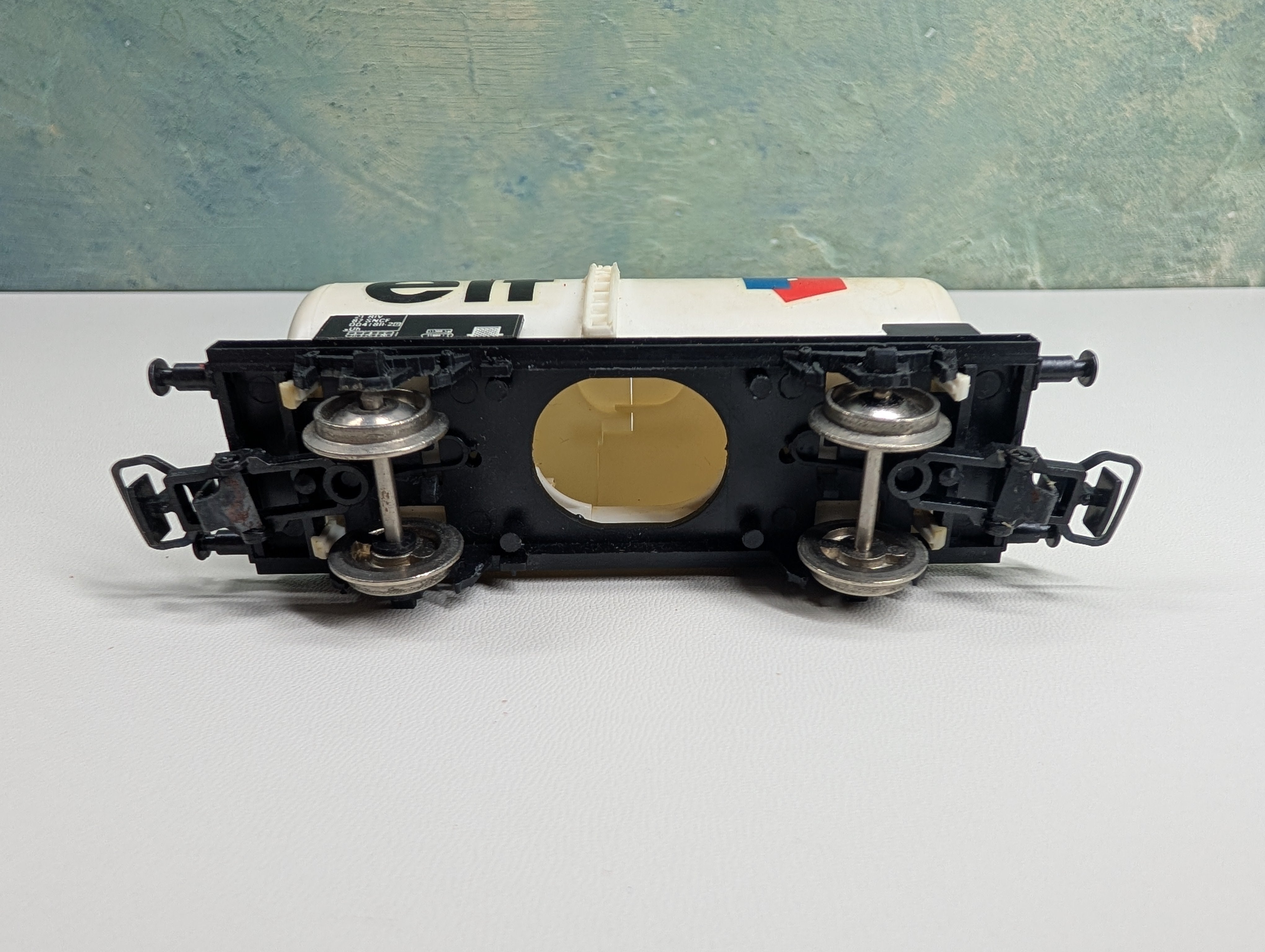 USED Jouef HO Scale Elf Beer Can Tank Car, Fuel Wagon