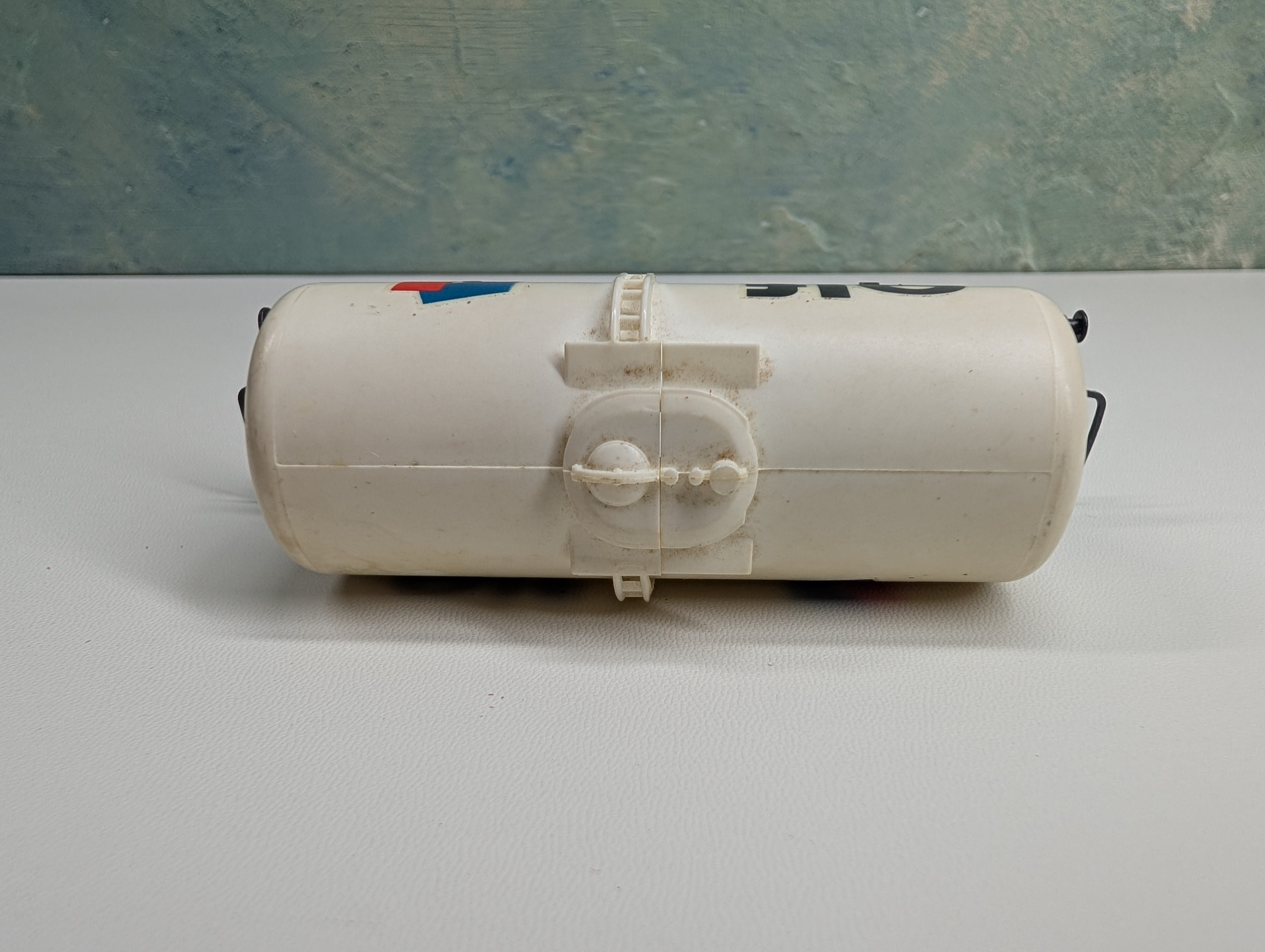 USED Jouef HO Scale Elf Beer Can Tank Car, Fuel Wagon